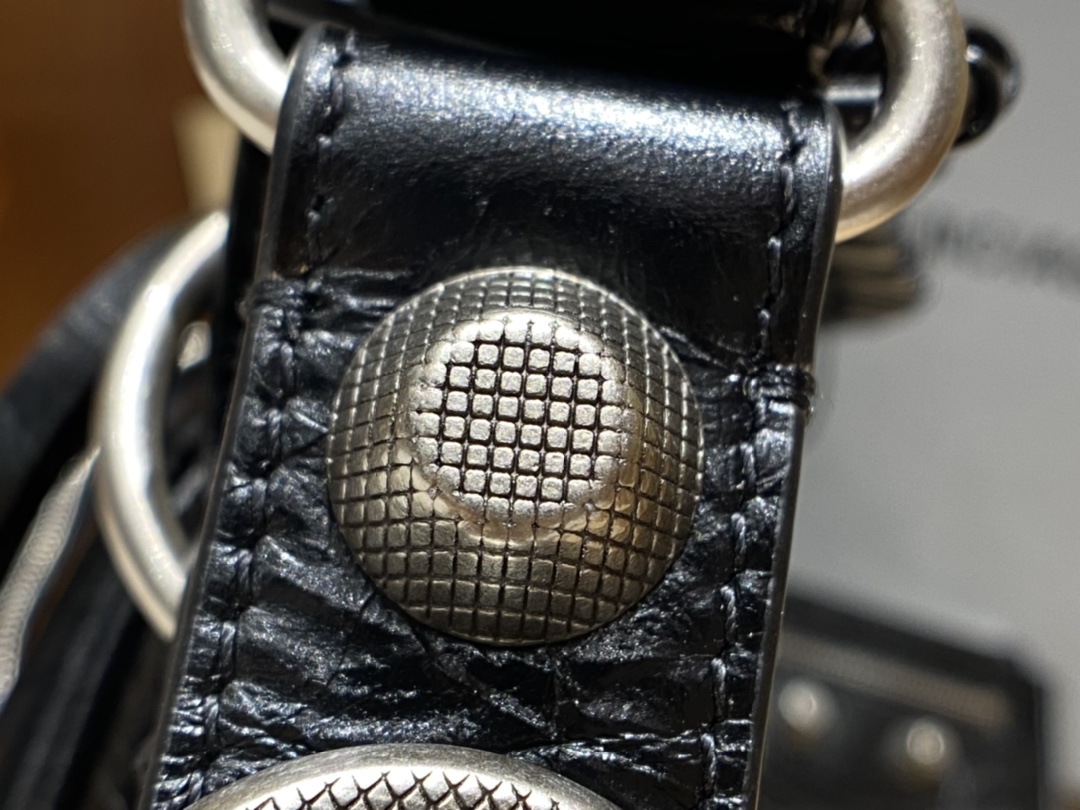 Balenciaga 秋冬新款 Le Cagole 33CM 月牙包 671307黑色