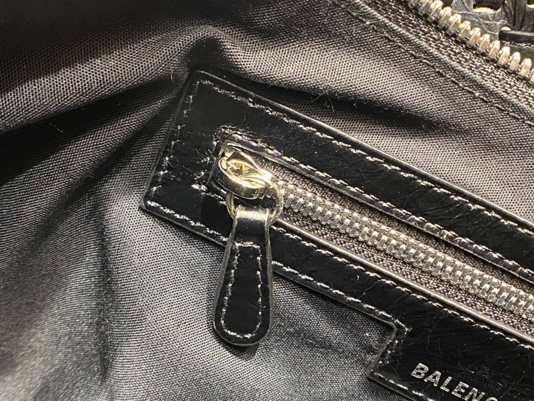 Balenciaga 秋冬新款 Le Cagole 33CM 月牙包 671307黑色