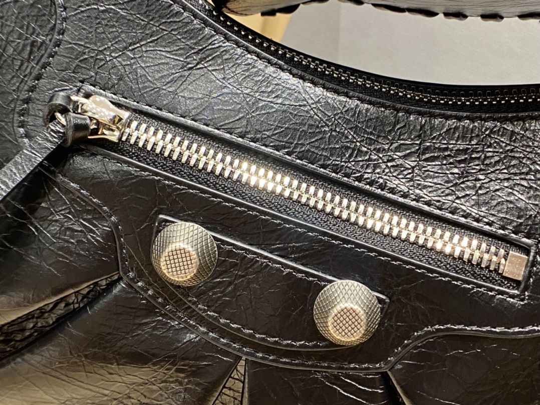 Balenciaga 秋冬新款 Le Cagole 33CM 月牙包 671307黑色