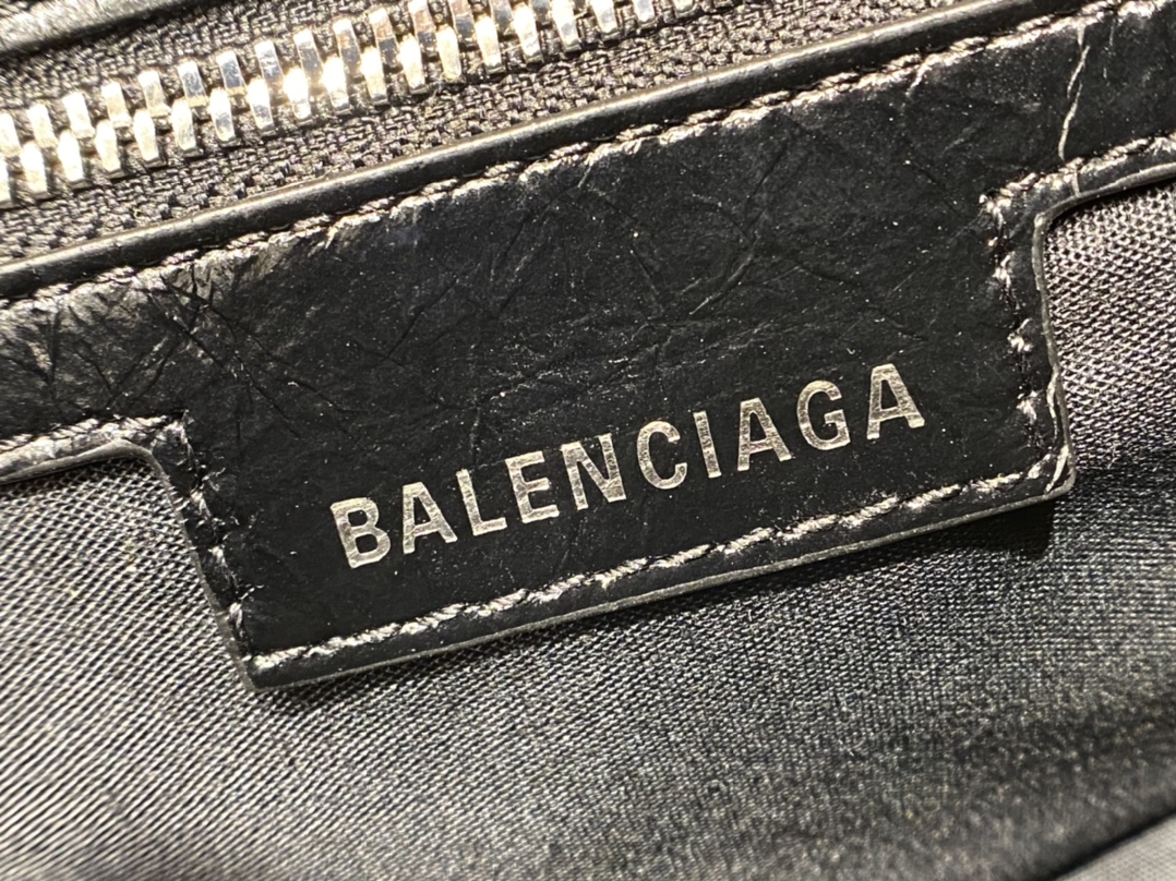 Balenciaga 秋冬新款 Le Cagole 33CM 月牙包 671307黑色