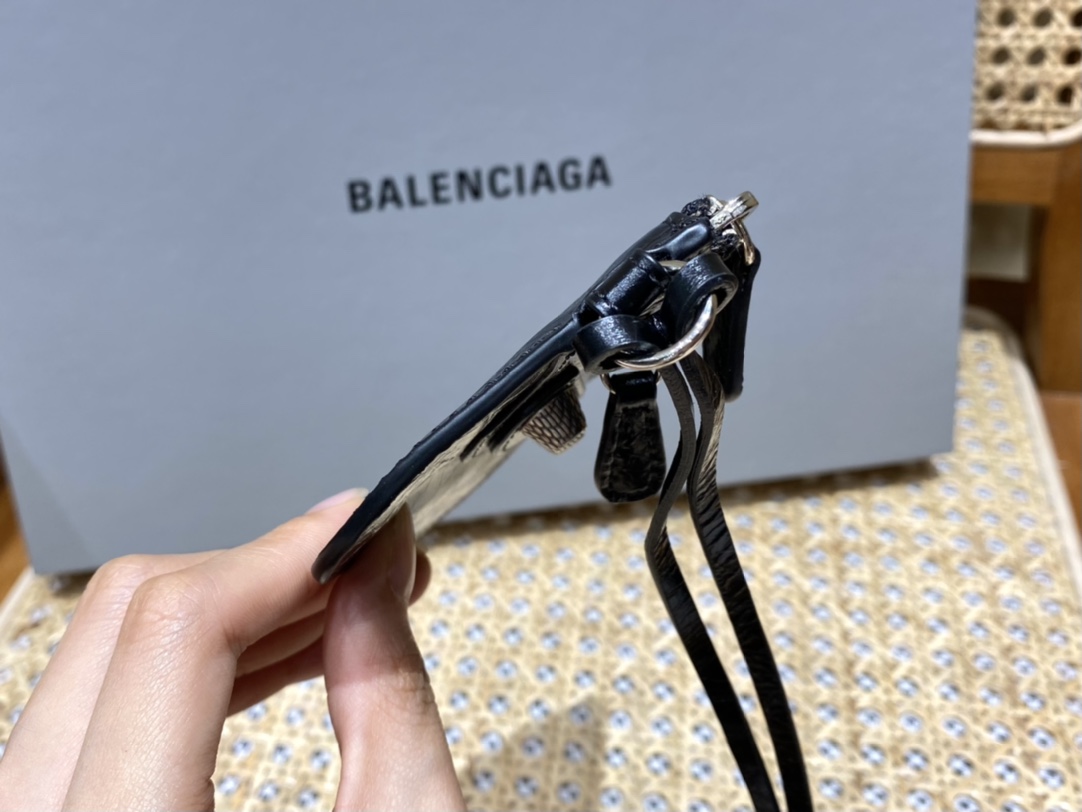 Balenciaga 秋冬新款 Le Cagole 33CM 月牙包 671307黑色