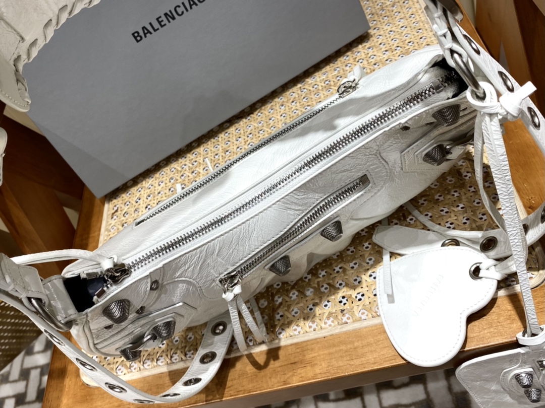 Balenciaga 秋冬新款 Le Cagole 33CM 月牙包 671307白色