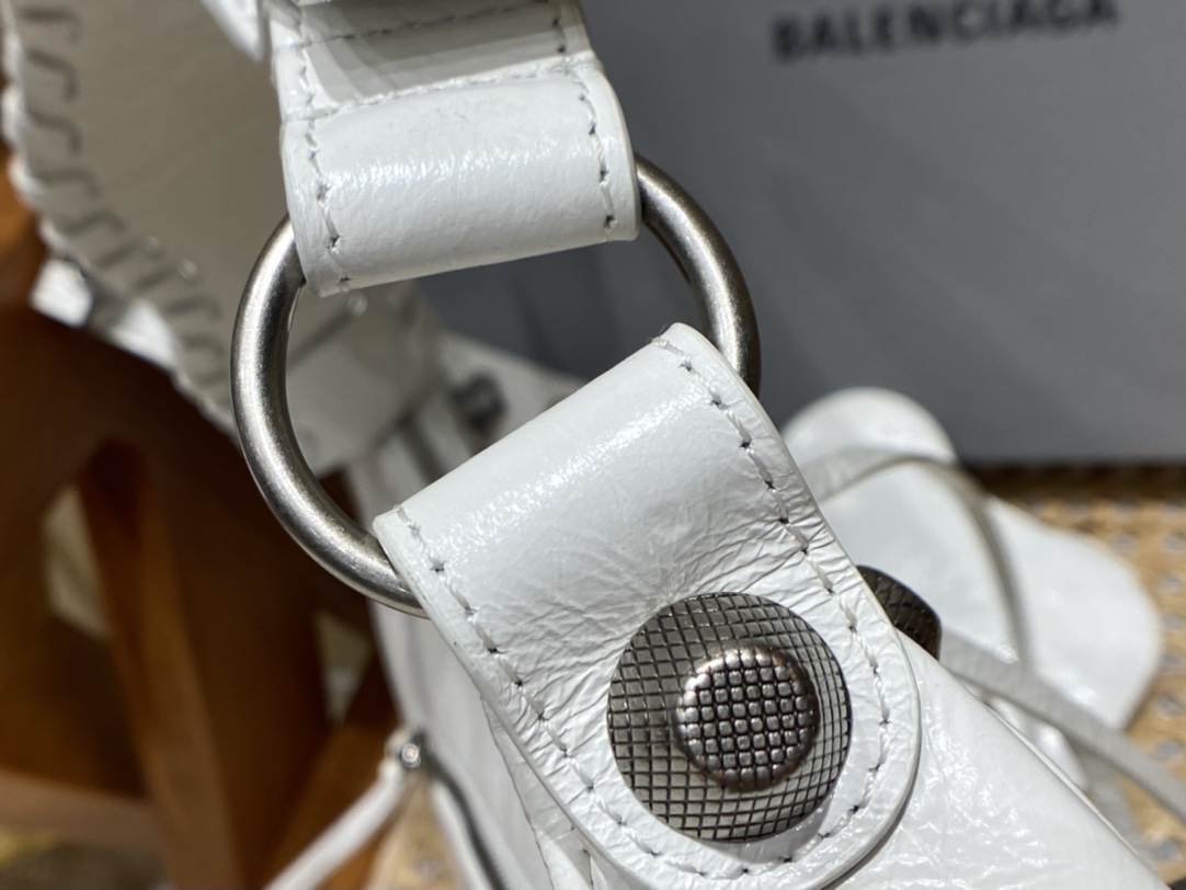 Balenciaga 秋冬新款 Le Cagole 33CM 月牙包 671307白色