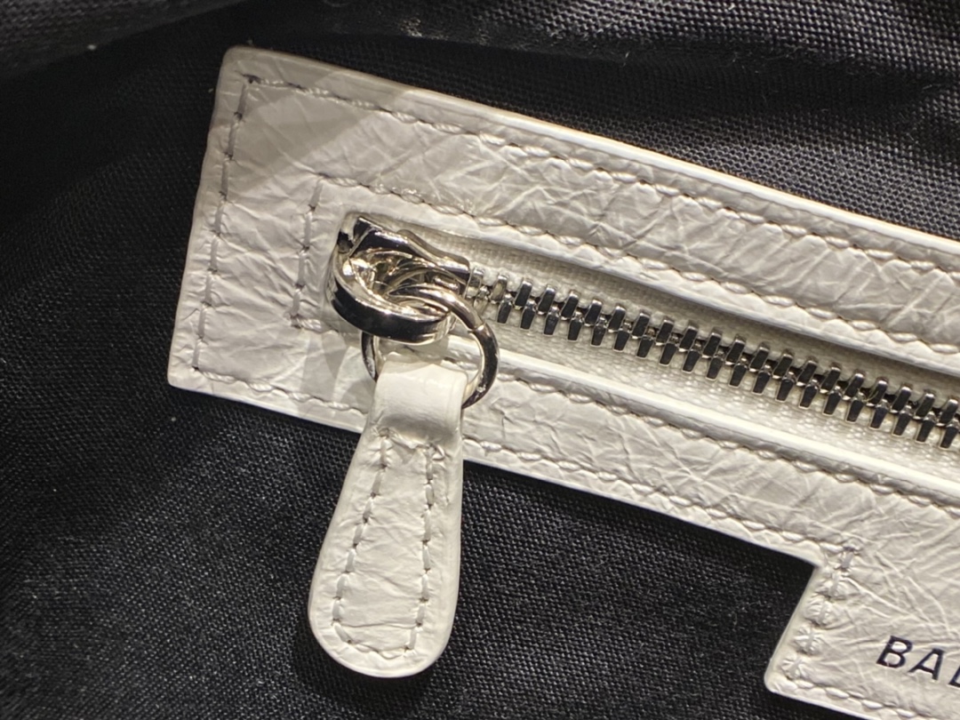 Balenciaga 秋冬新款 Le Cagole 33CM 月牙包 671307白色