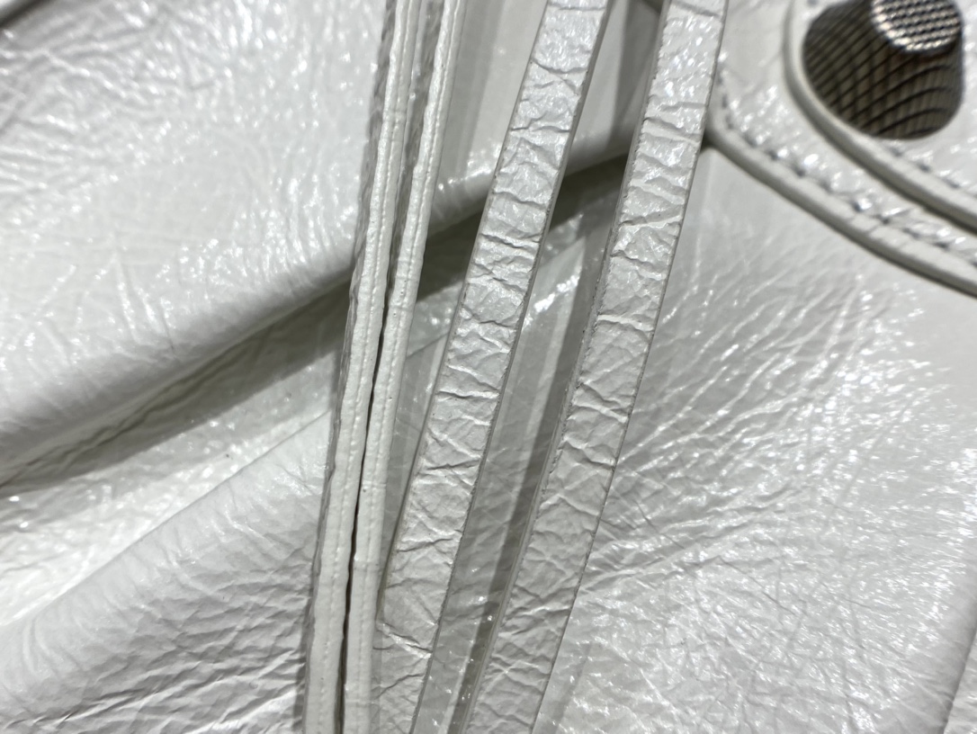Balenciaga 秋冬新款 Le Cagole 33CM 月牙包 671307白色