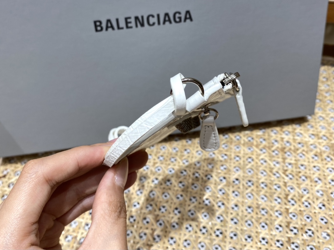 Balenciaga 秋冬新款 Le Cagole 33CM 月牙包 671307白色