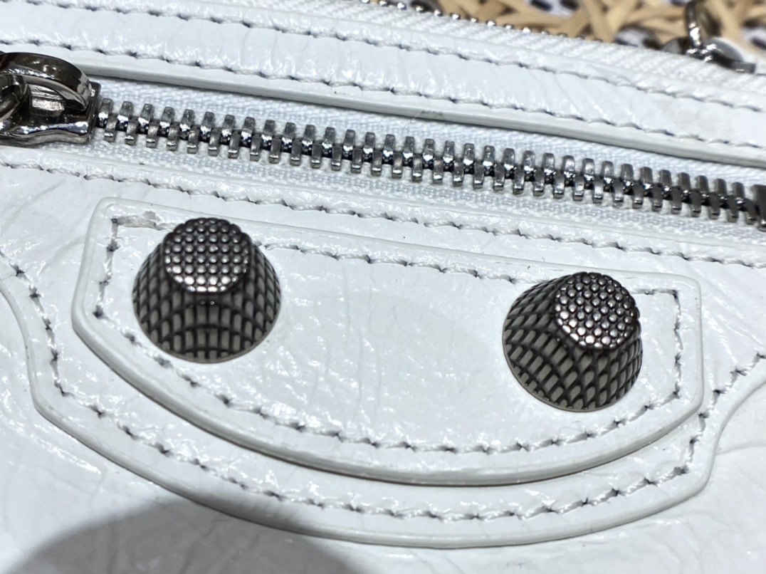 Balenciaga 秋冬新款 Le Cagole 33CM 月牙包 671307白色