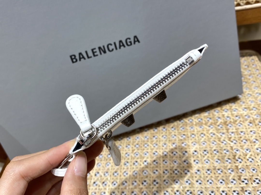 Balenciaga 秋冬新款 Le Cagole 33CM 月牙包 671307白色