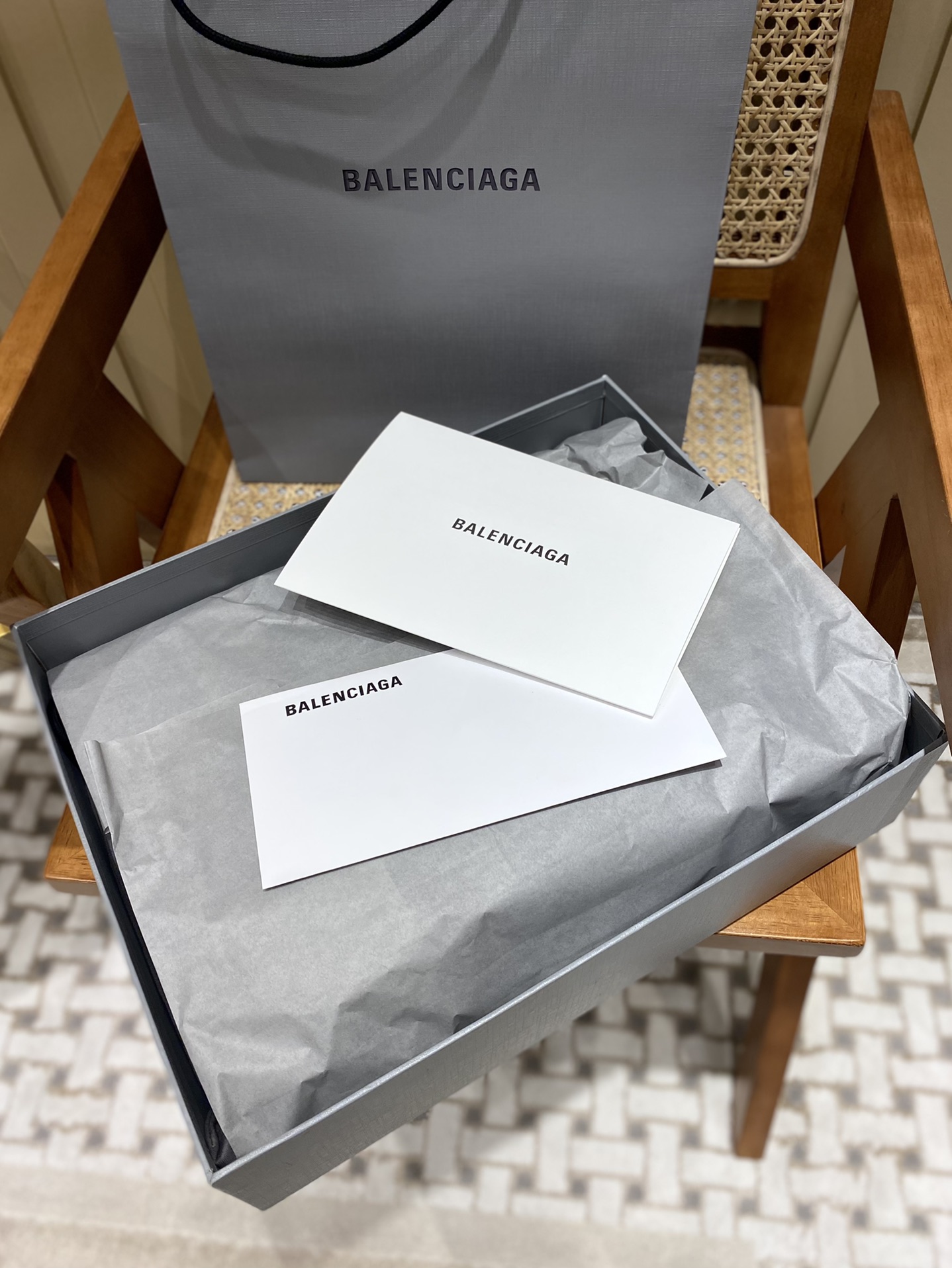 Balenciaga 秋冬新款 Le Cagole 33CM 月牙包 671307白色