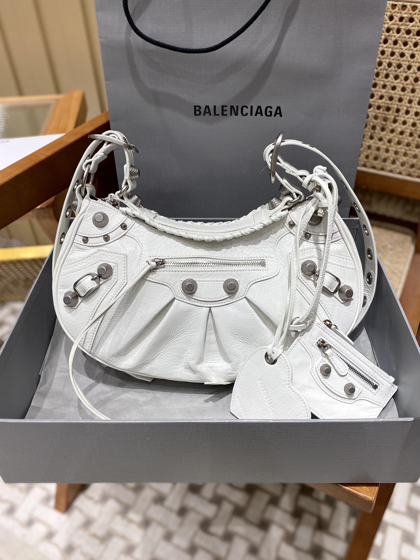 Balenciaga 秋冬新款 Le Cagole 33CM 月牙包 671307白色