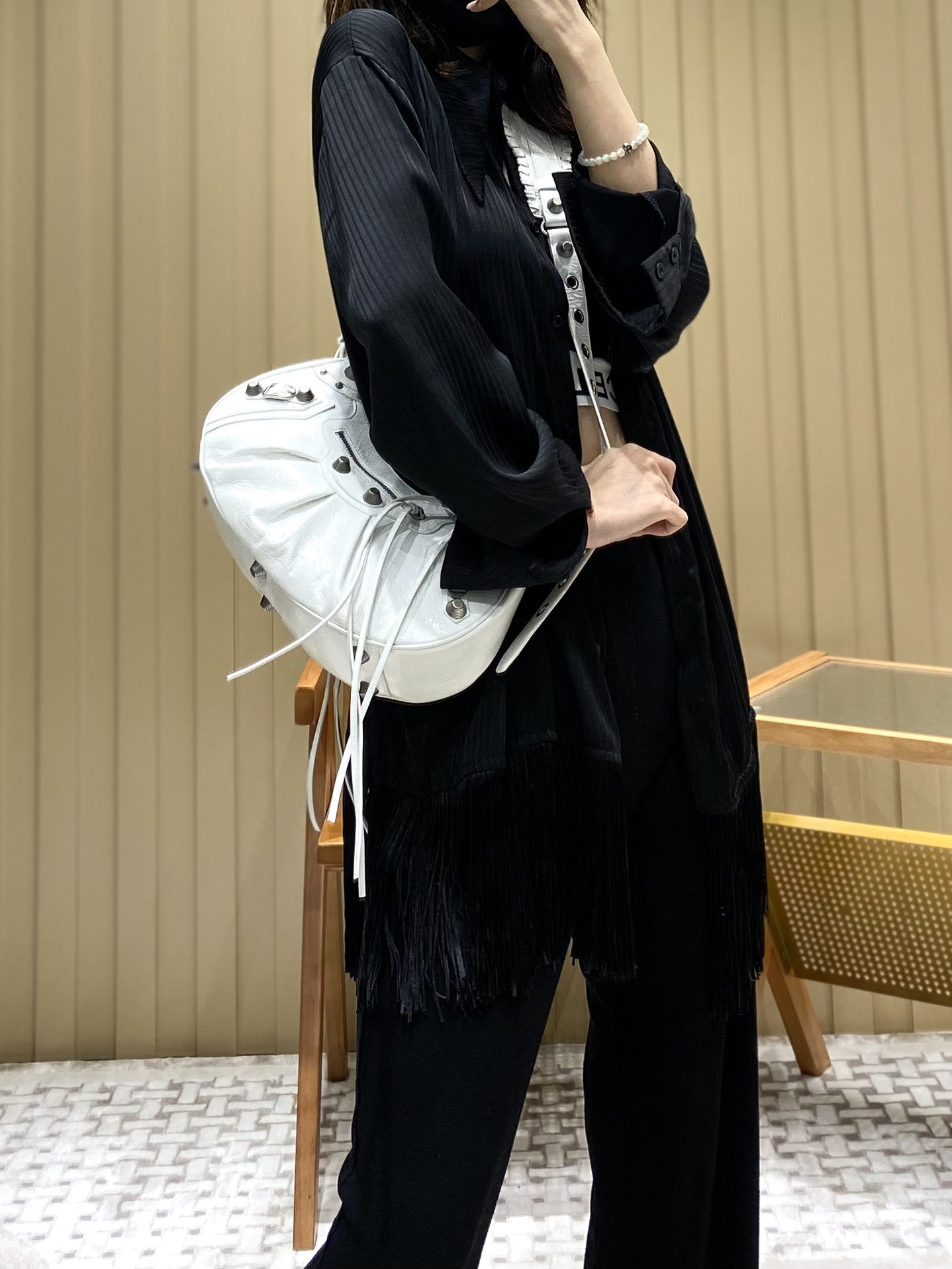 Balenciaga 秋冬新款 Le Cagole 33CM 月牙包 671307白色