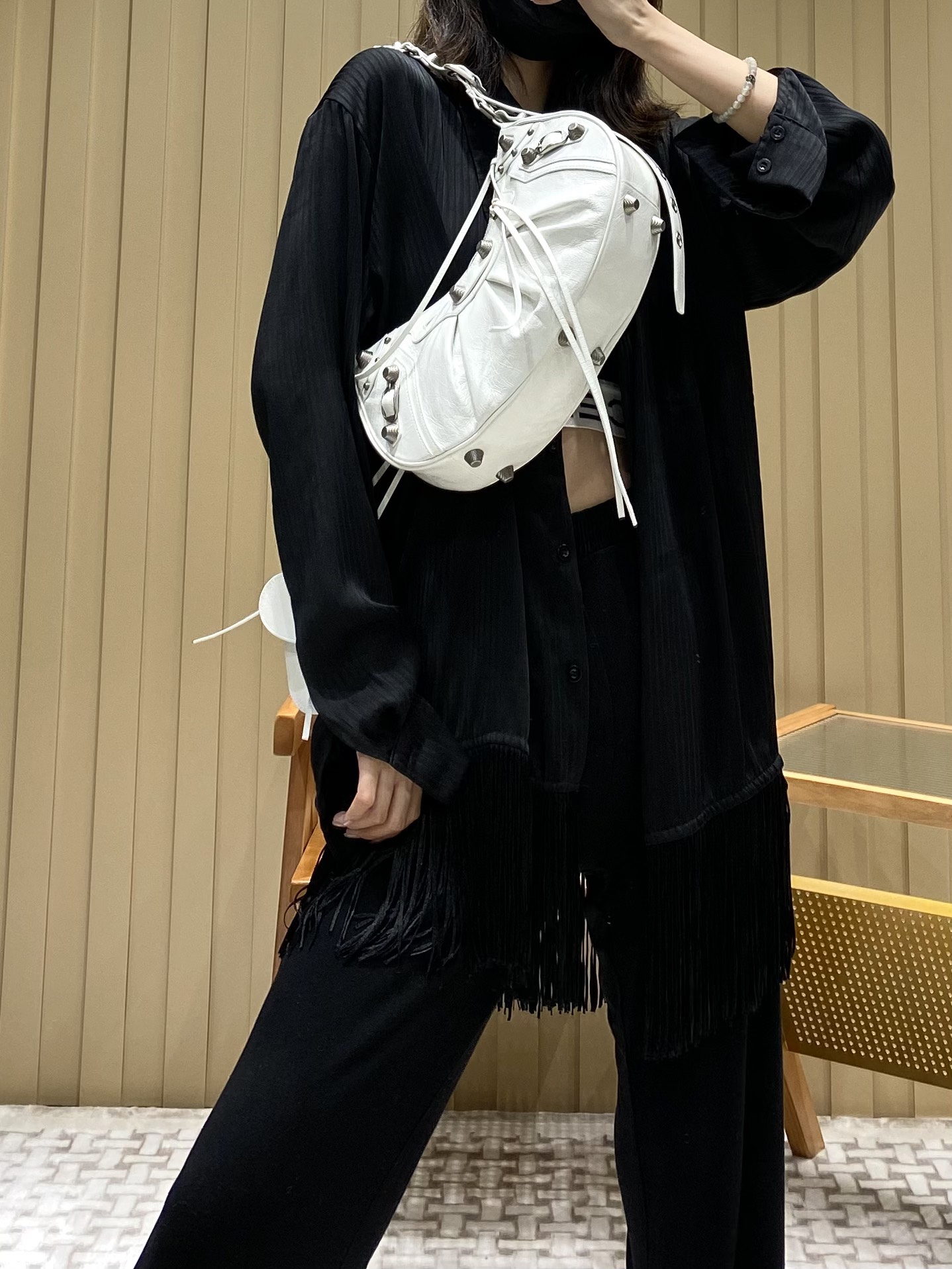 Balenciaga 秋冬新款 Le Cagole 33CM 月牙包 671307白色