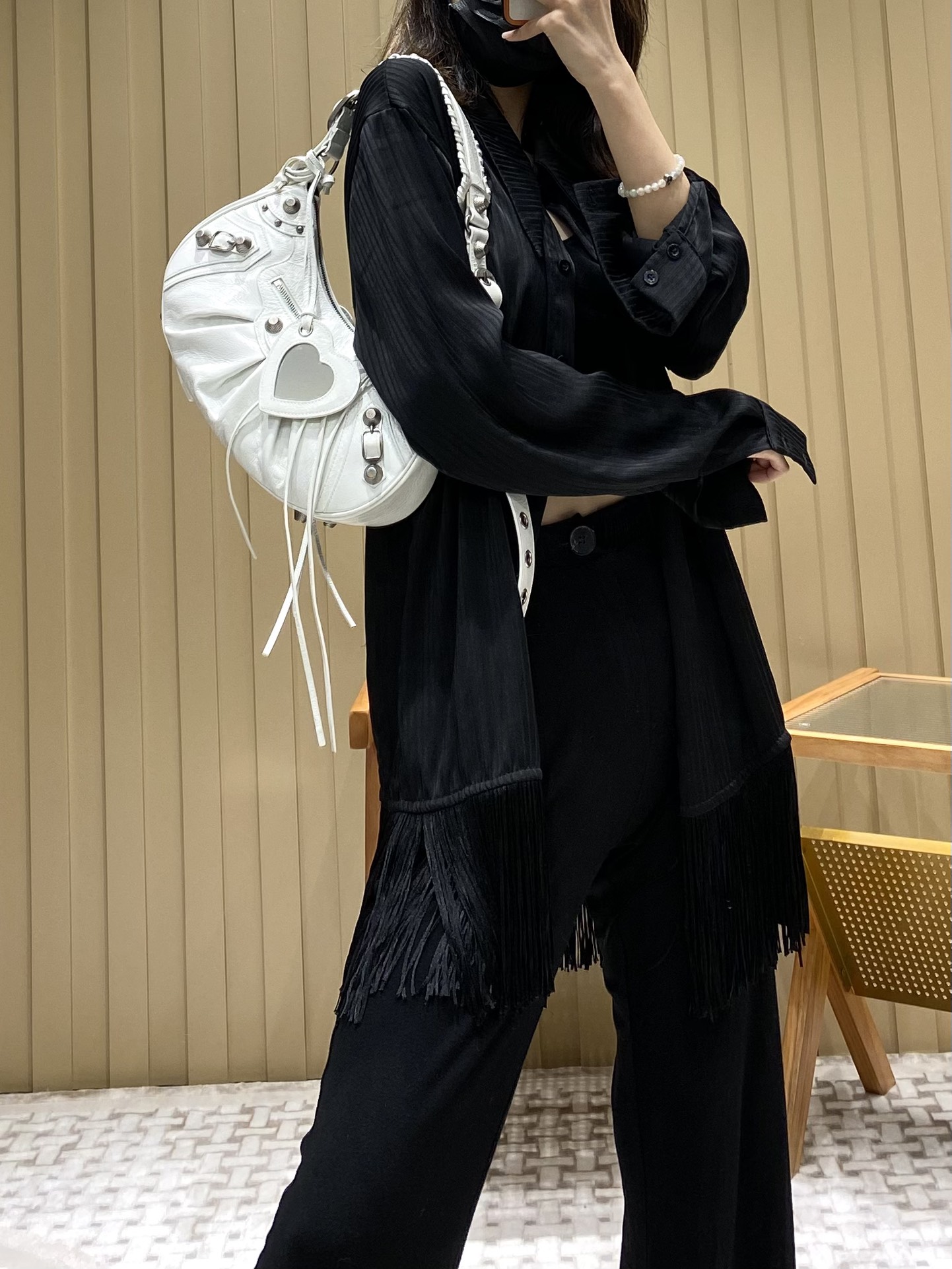 Balenciaga 秋冬新款 Le Cagole 33CM 月牙包 671307白色