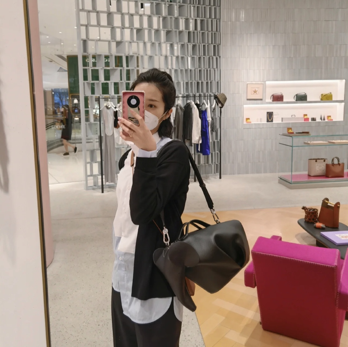 LOEWE罗意威 小牛皮特大号大象包 0537黑色