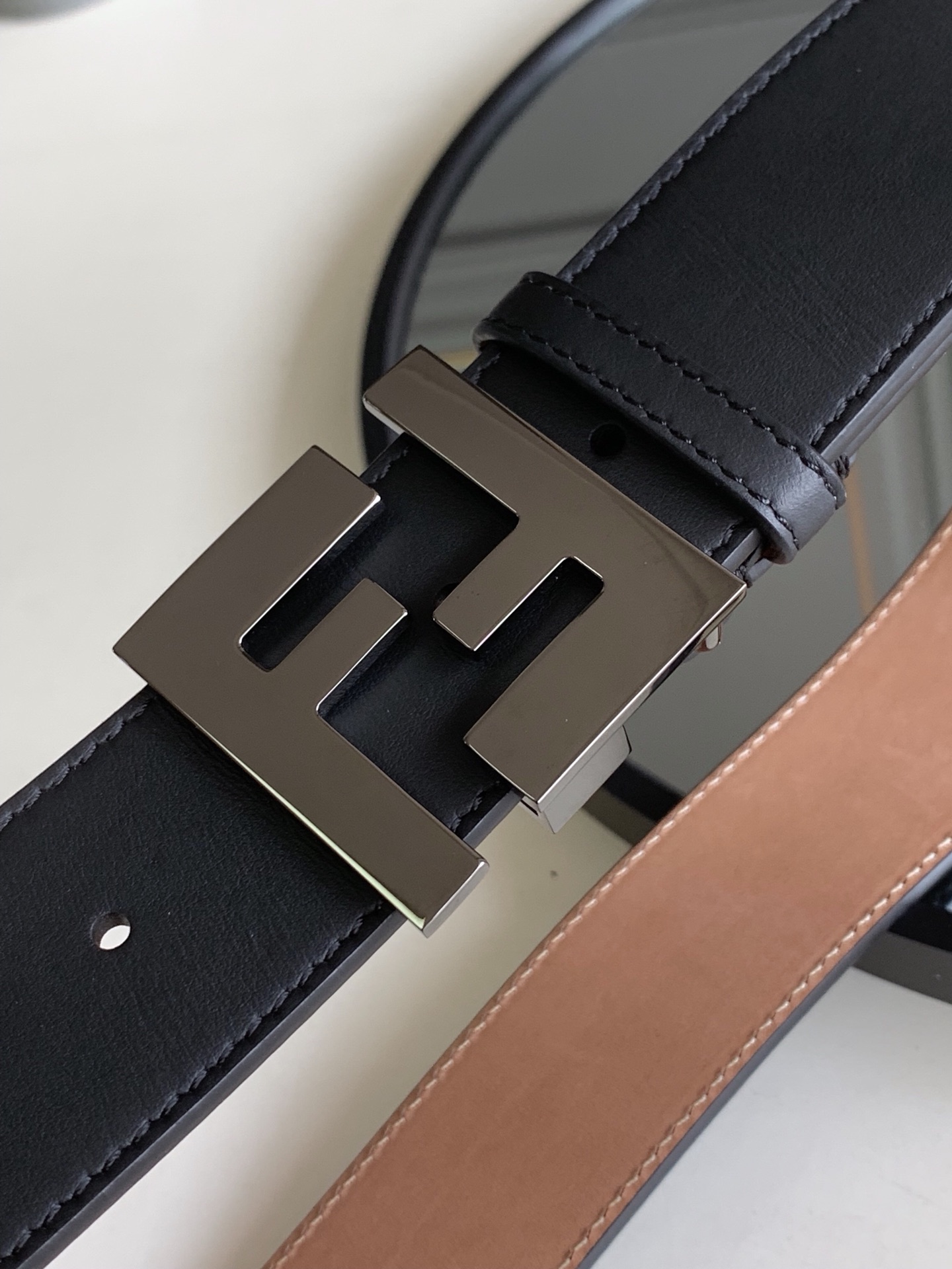 Fendi 五金做工精细 线条流畅 表面光滑 𝐙𝐏电镀工艺 香港通关【𝐇𝐀𝐀𝐒】 进口皮料