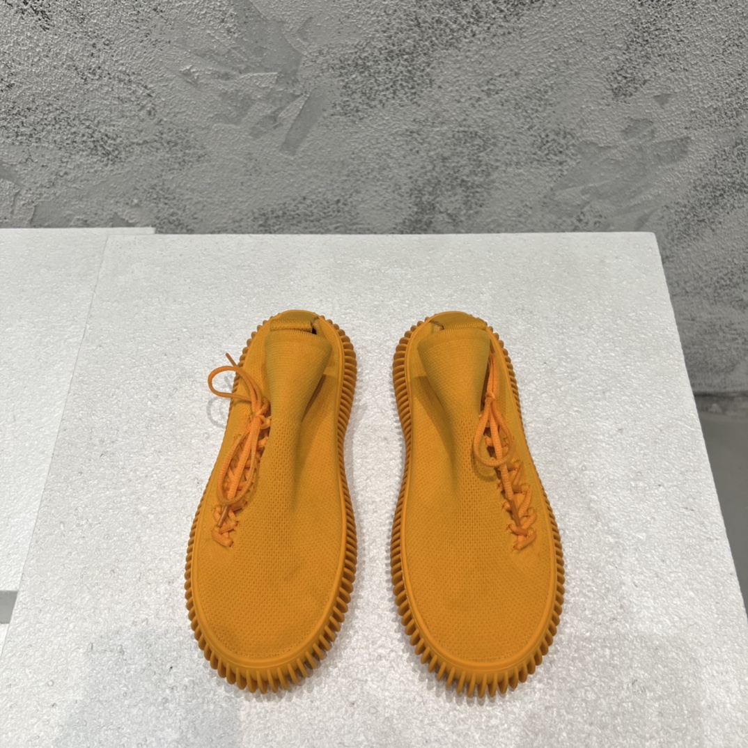 Bottega Veneta Zapatos Calzado informal Universal para hombres y mujeres Caucho Piel de oveja Casual