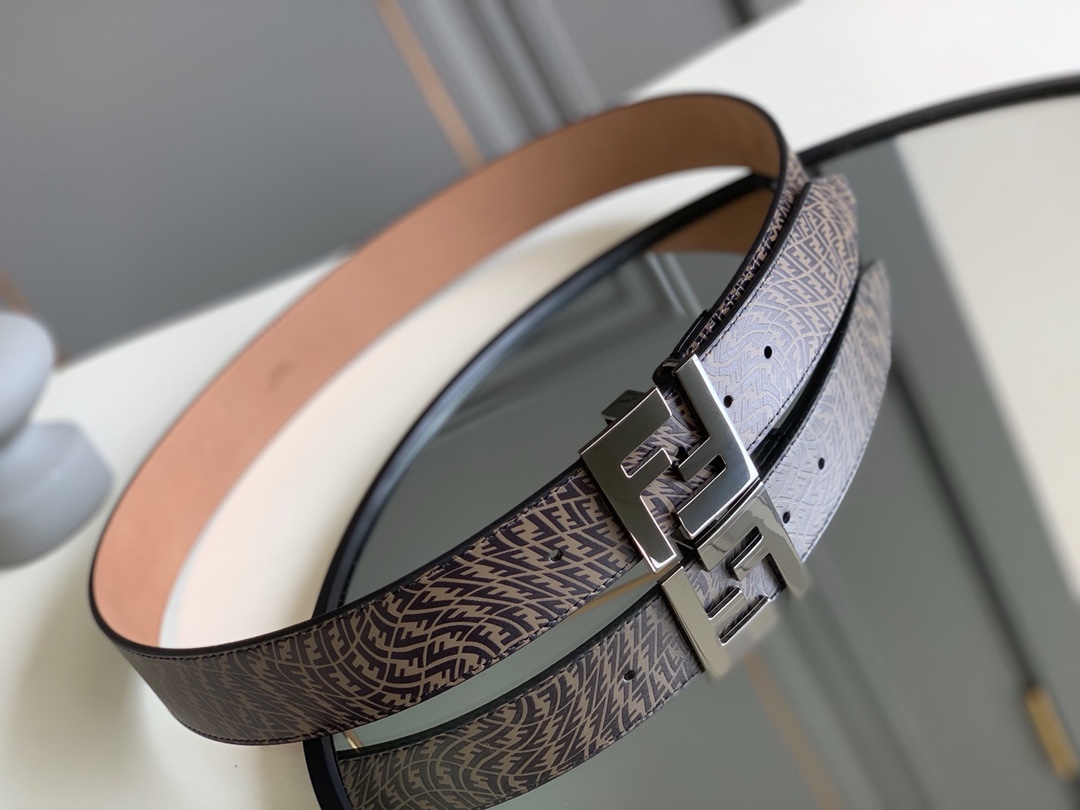 Fendi 五金做工精细 线条流畅 表面光滑 𝐙𝐏电镀工艺 香港通关【𝐇𝐀𝐀𝐒】 进口皮料