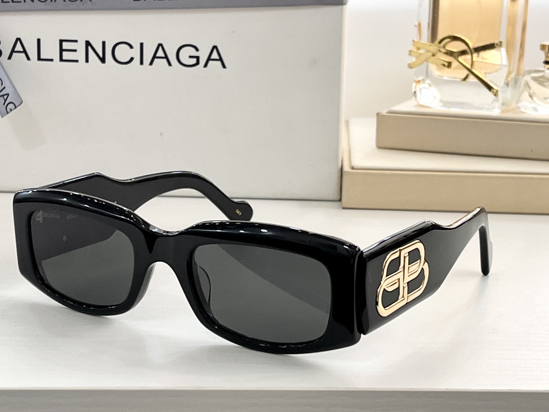  Balenciaga 
ModBB0071S 
size54-22-145 
