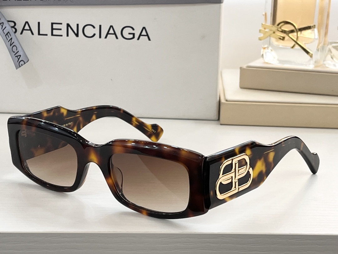  Balenciaga 
ModBB0071S 
size54-22-145 
