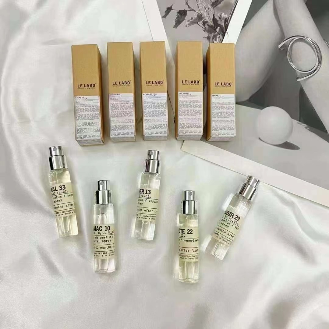 Le Labo Perfume Travel Set 10ML - Tokyo, Bergamot, Black Tea, Sandalwood 5 i1654774433 232 3