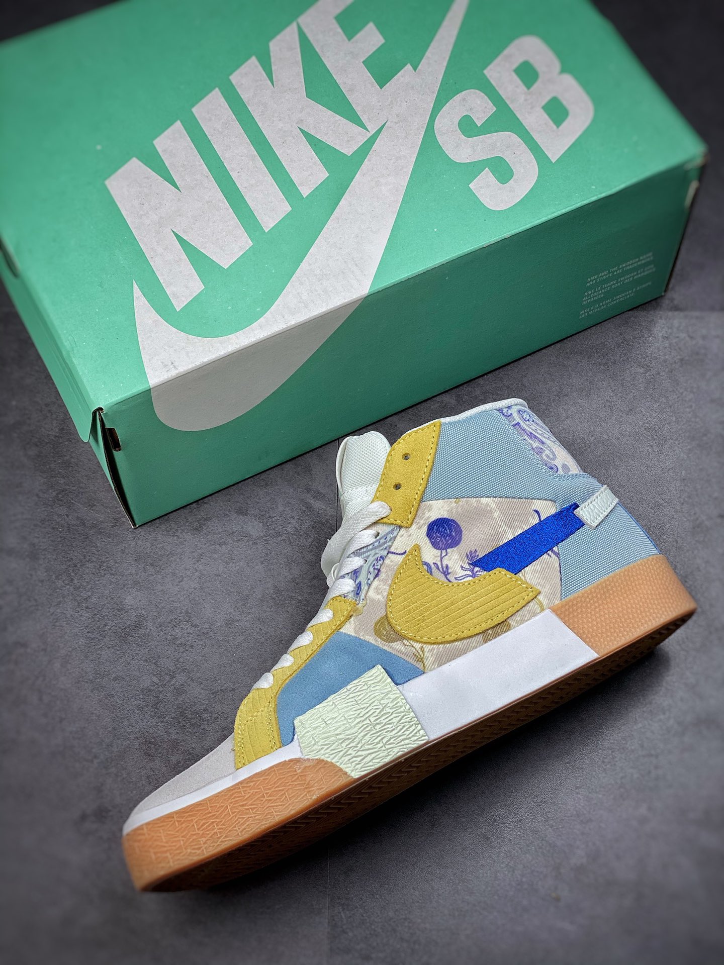 170 Nike SB Zoom Blazer Mid 浅米蓝腰果花 DM0859-400