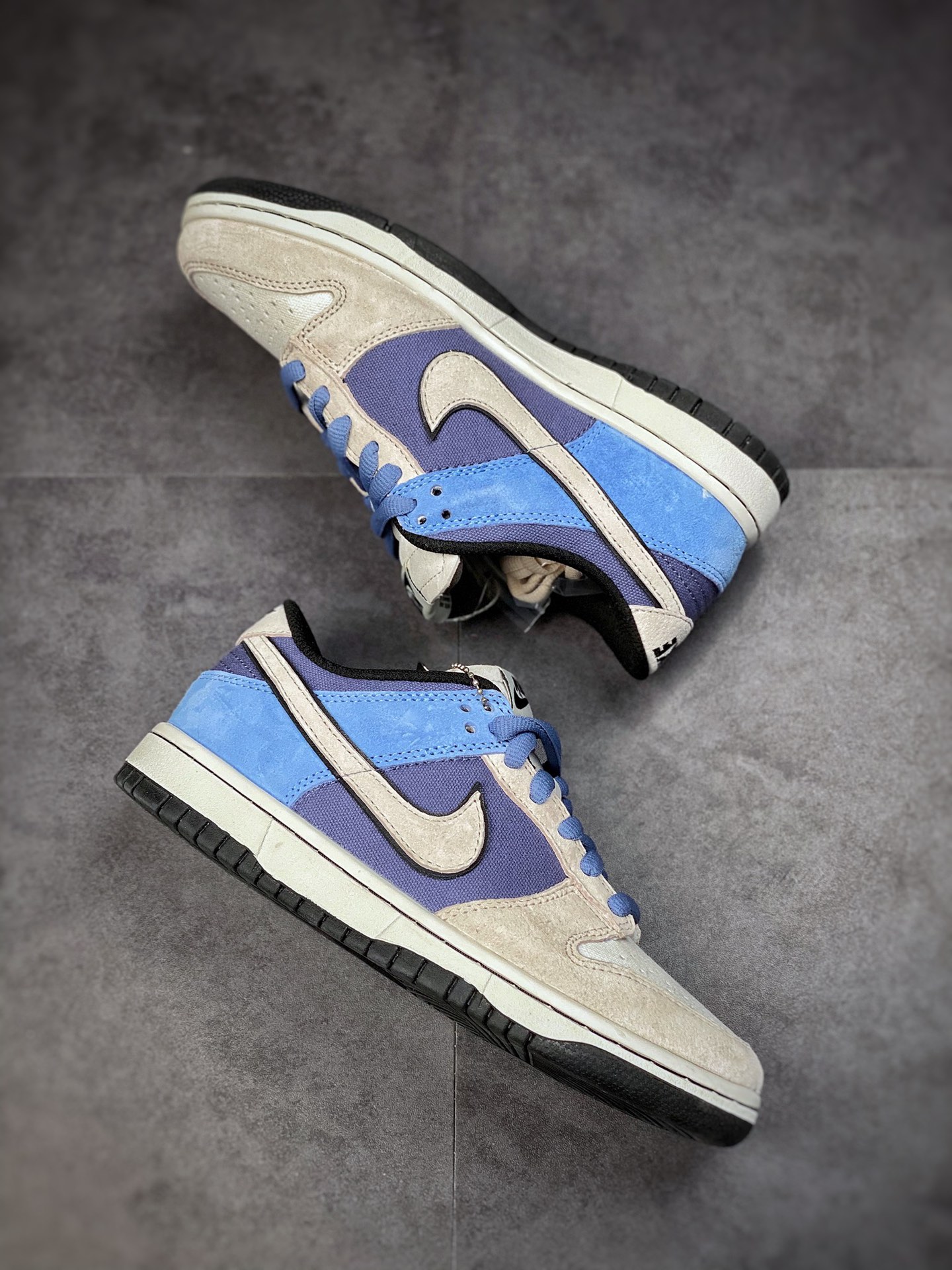 200 #性价比版本 Otomo Katsuhiro x Nike SB Dunk Low ”Steamboy OST”  大友克洋联名LF0039-014