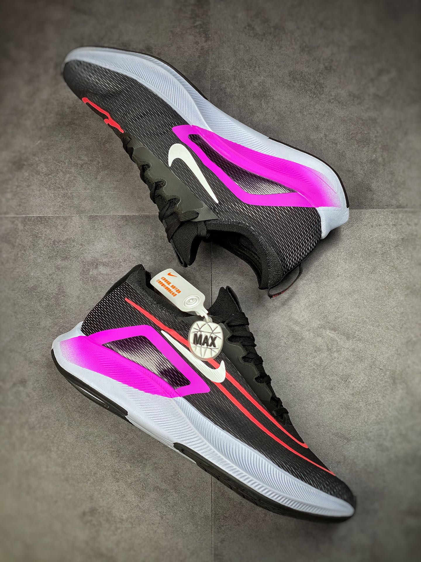 260  Nike Zoom Fly 4 耐克男子超弹碳板跑步鞋 CT2392-004