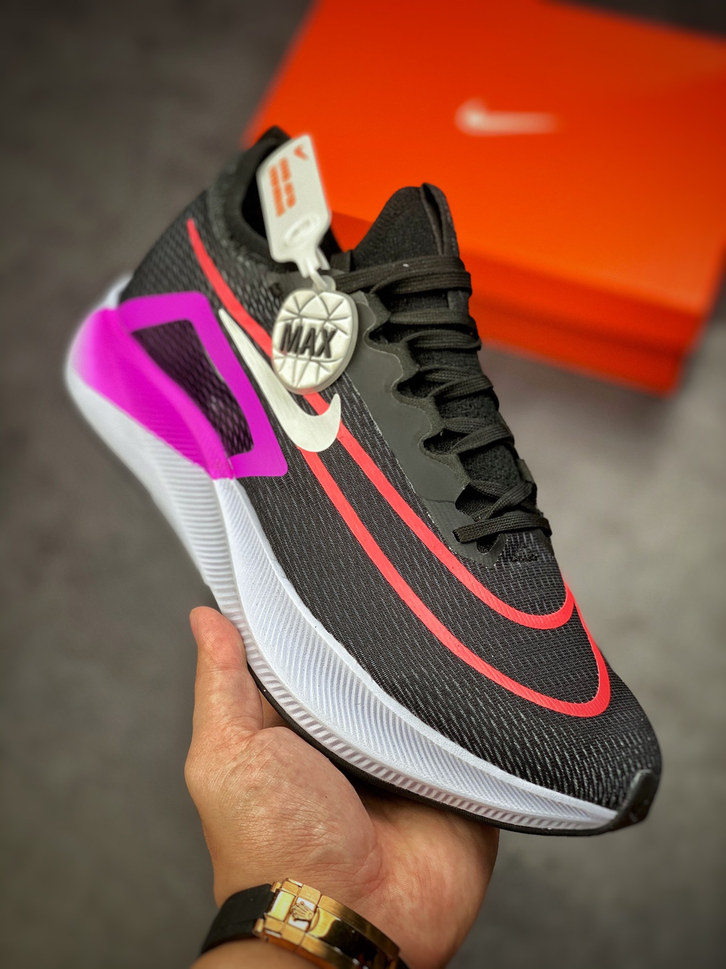 260  Nike Zoom Fly 4 耐克男子超弹碳板跑步鞋 CT2392-004