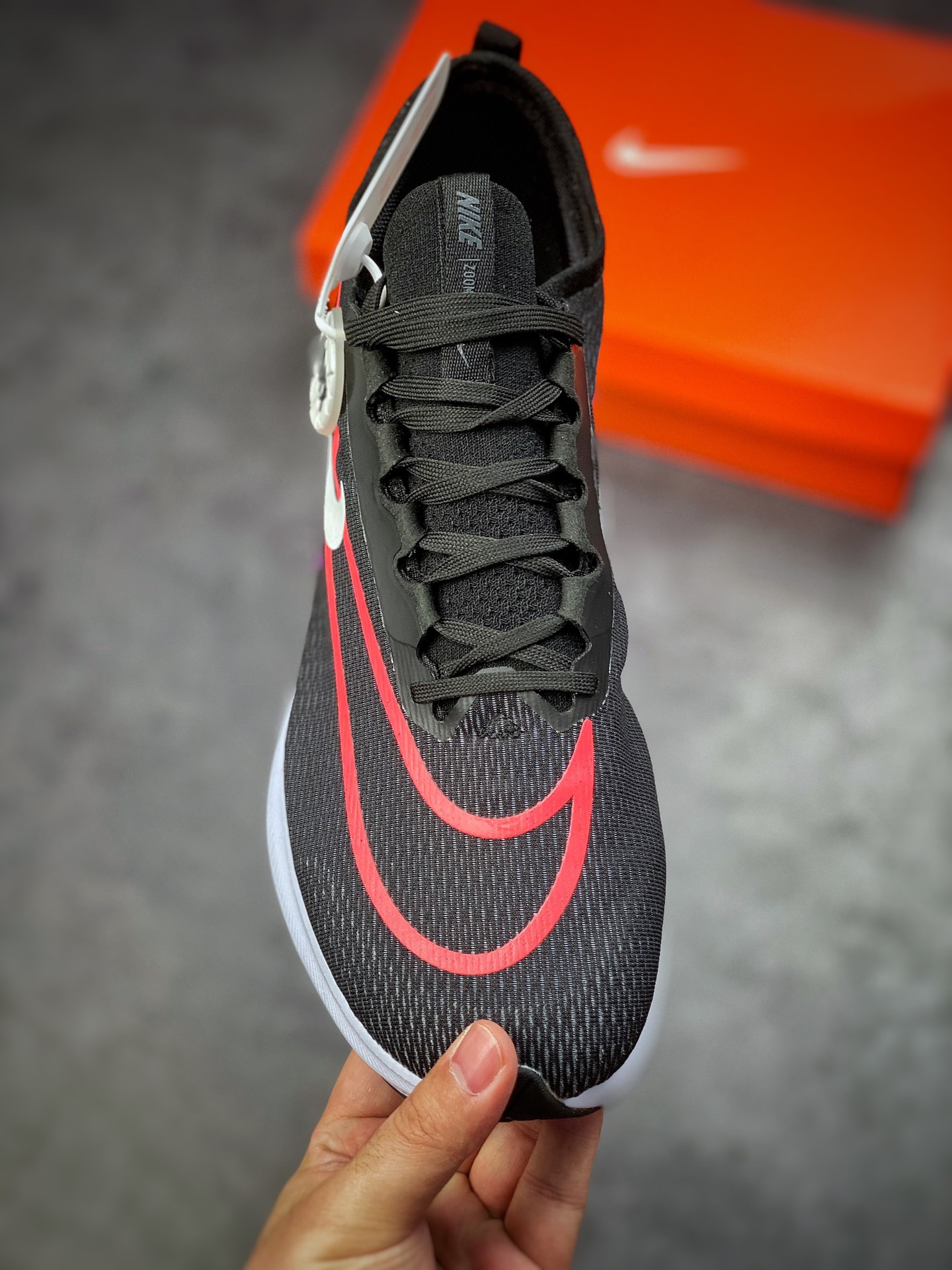 260  Nike Zoom Fly 4 耐克男子超弹碳板跑步鞋 CT2392-004