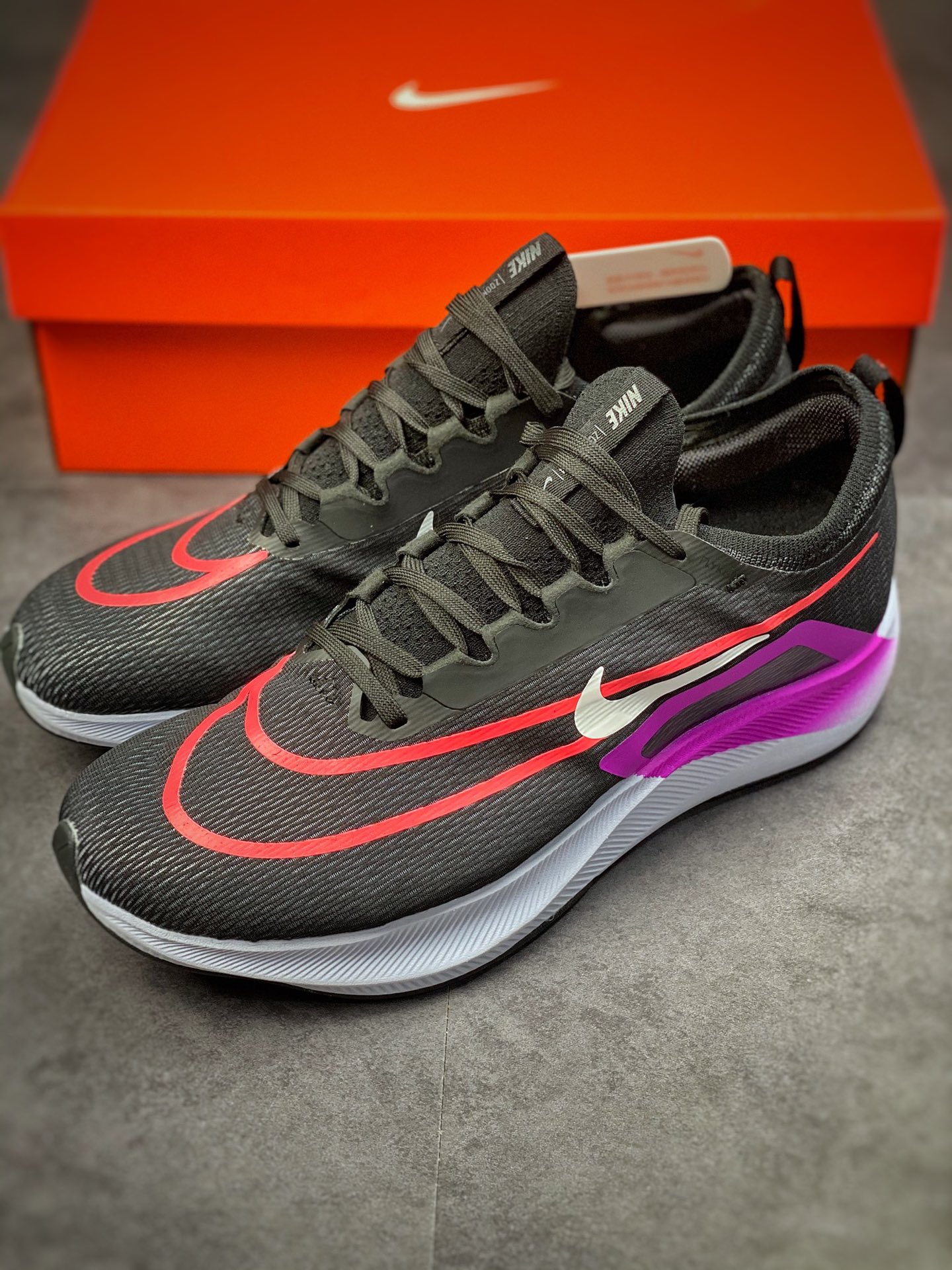 260  Nike Zoom Fly 4 耐克男子超弹碳板跑步鞋 CT2392-004