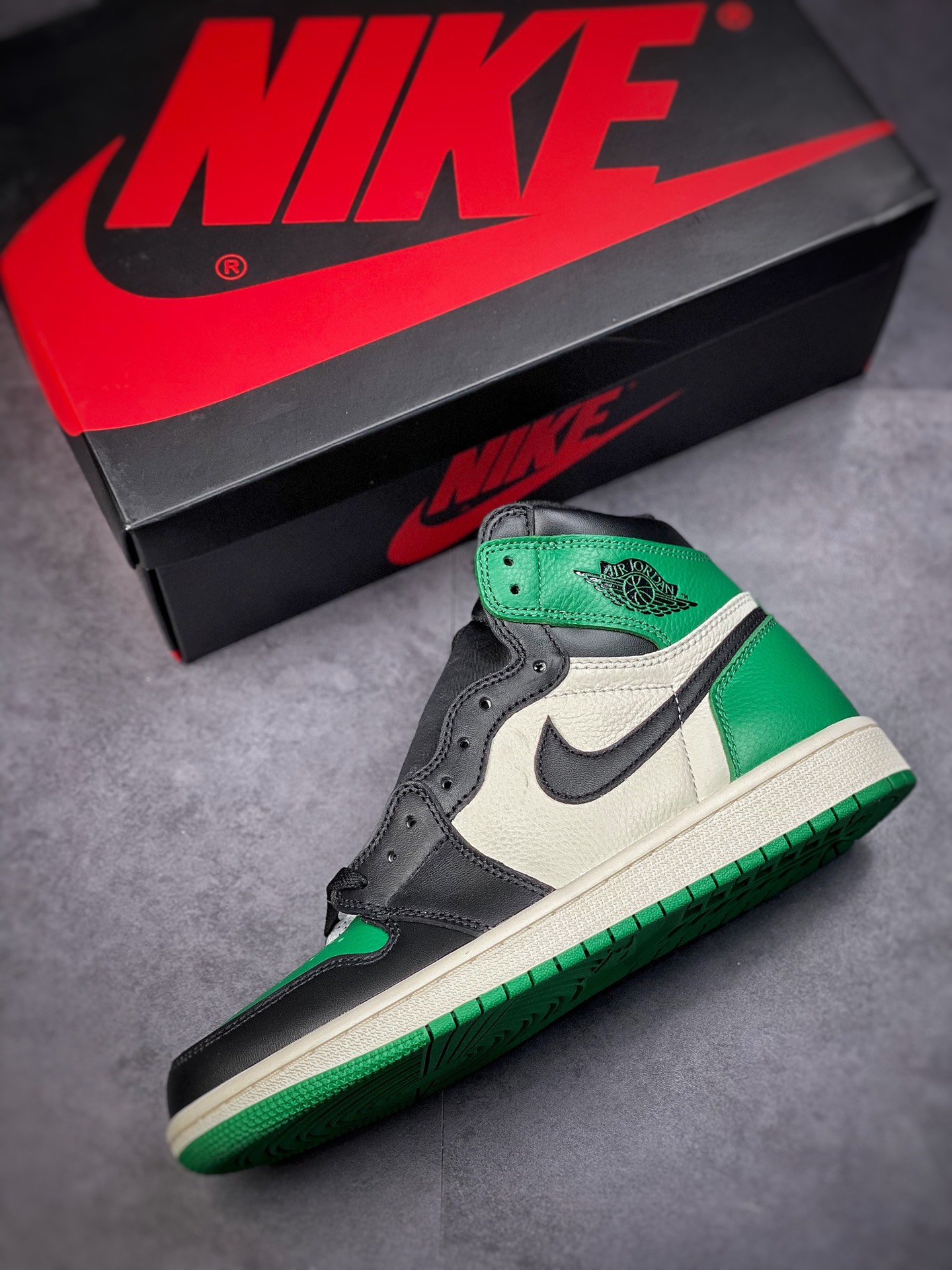 260  顶级性价比清洁度完美 外贸原装 Air Jordan 1 绿脚趾 555088-302