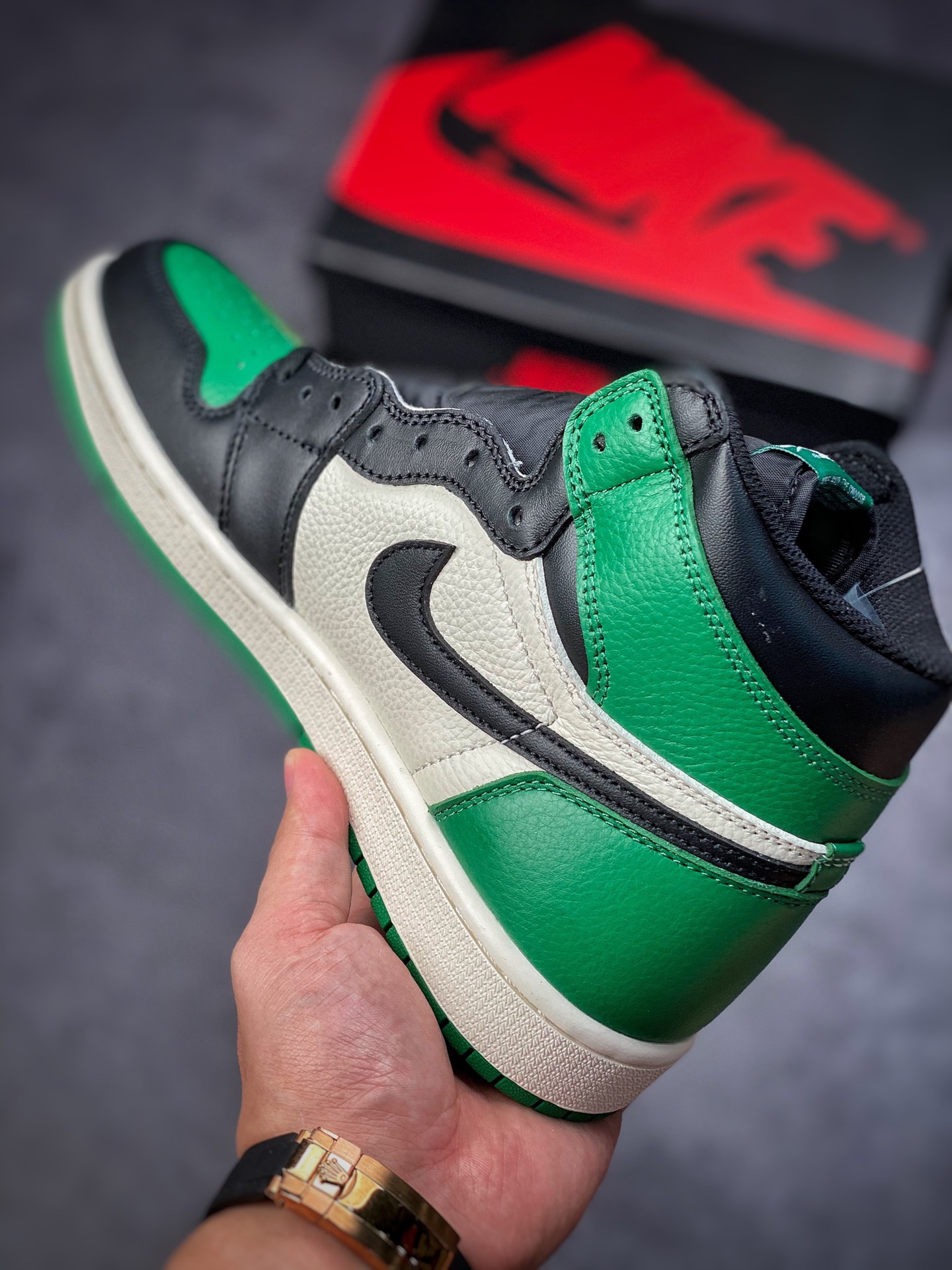 260  顶级性价比清洁度完美 外贸原装 Air Jordan 1 绿脚趾 555088-302