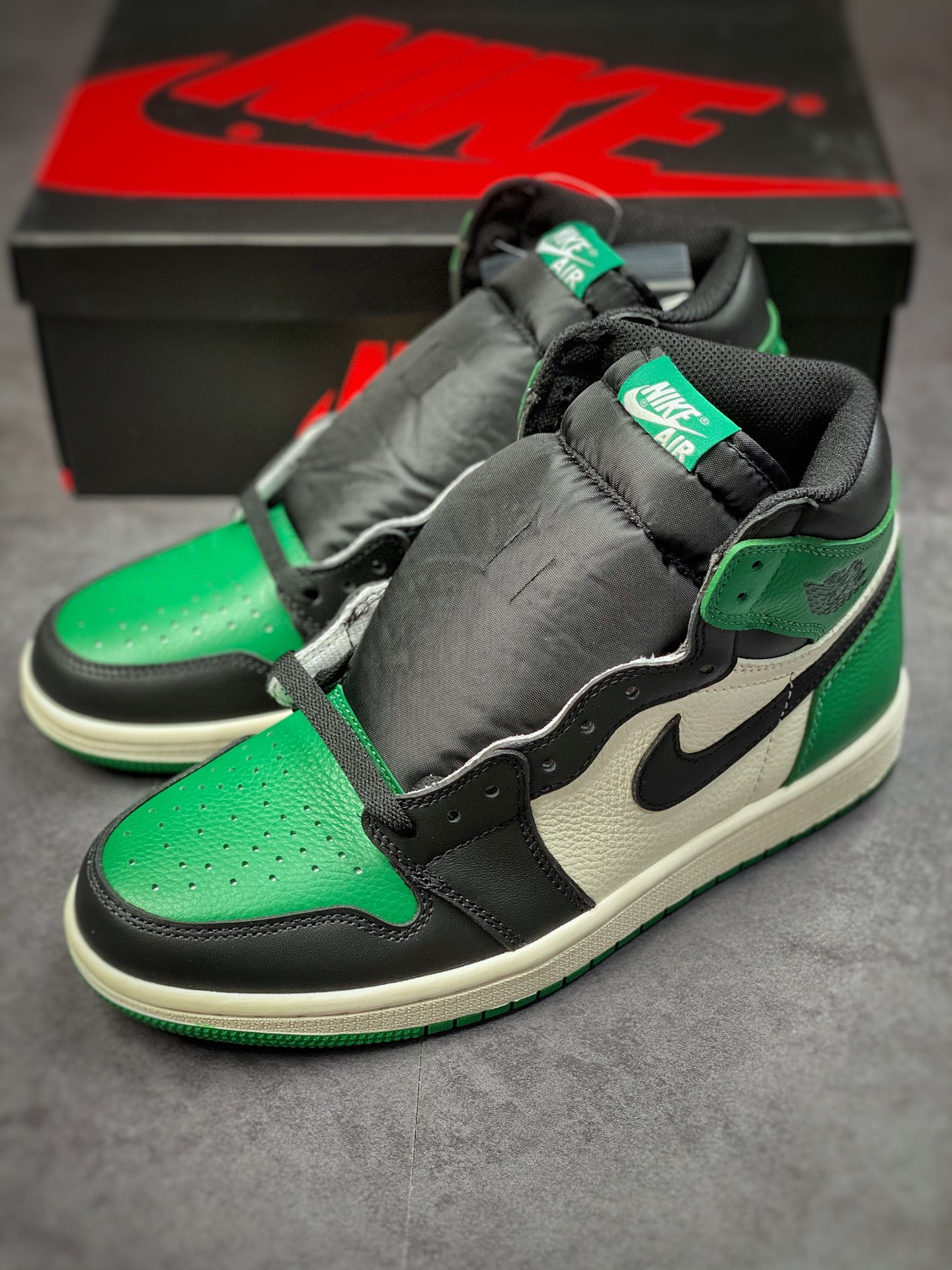 260  顶级性价比清洁度完美 外贸原装 Air Jordan 1 绿脚趾 555088-302