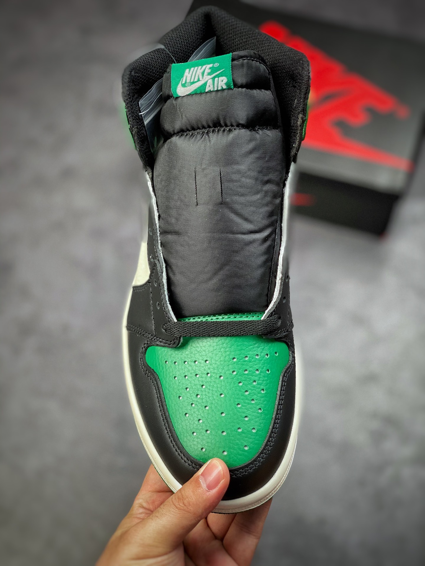260  顶级性价比清洁度完美 外贸原装 Air Jordan 1 绿脚趾 555088-302
