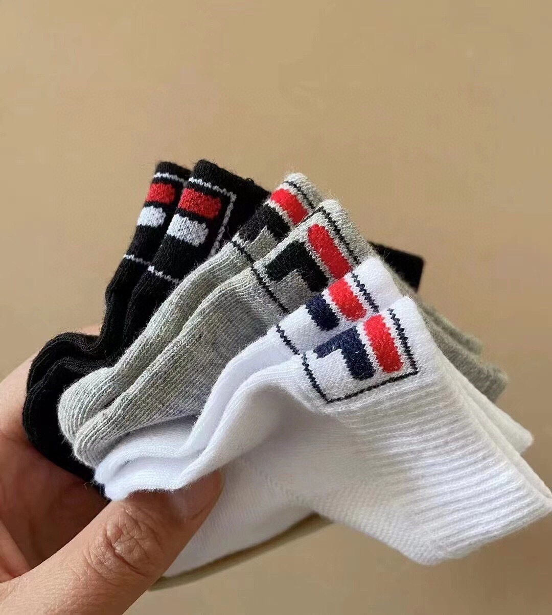 ♥️ Simple logo embellishments won't look too dull!High quality Fila orde - Comprehensive