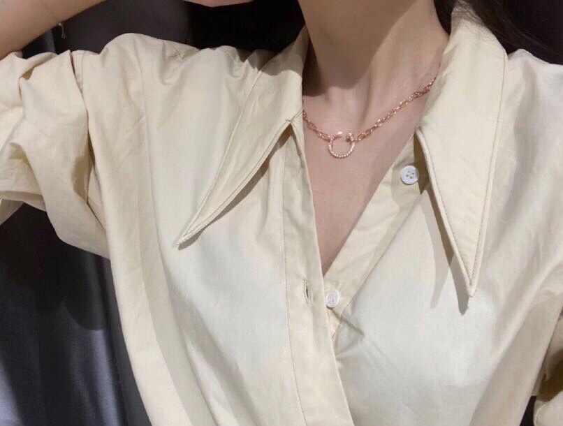 [Cartier Jewelry]A diamond studded head and tail on one side On one side, only
