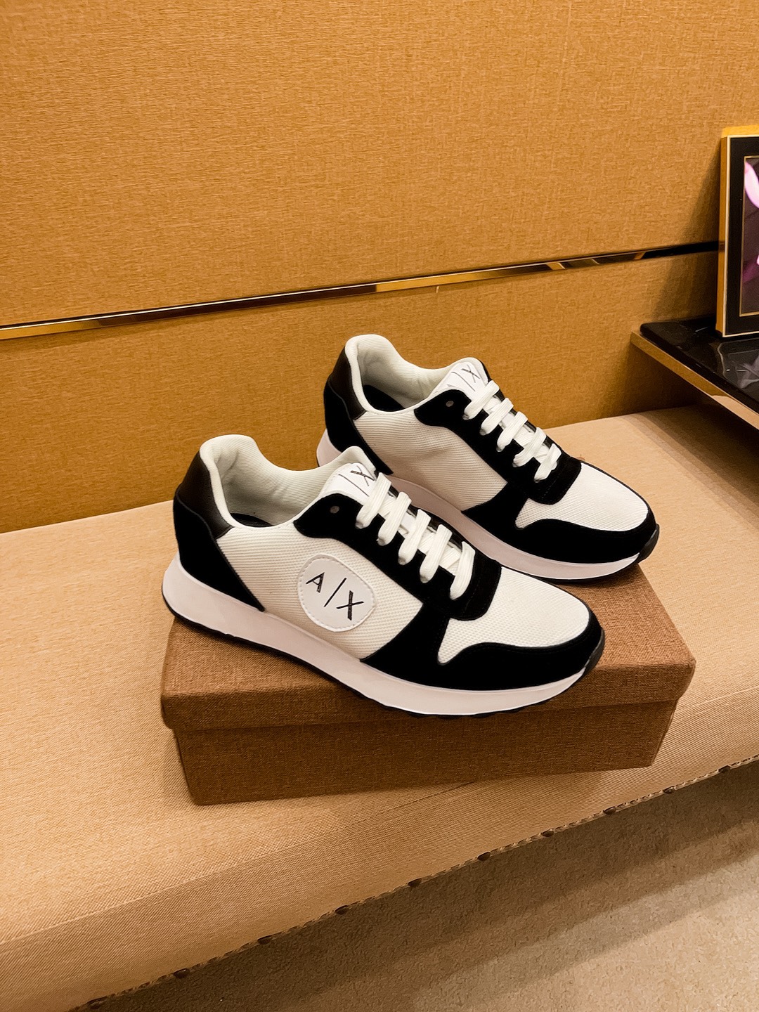 I5   阿玛尼男鞋高端品牌 官网1：1最新力作：鞋面采用意大利进口头层牛皮搭配舒适透气内里➕原版防滑耐磨大底制作 ，让行走更加便捷舒适，惊世之作，与官方的质量相比美的1：1复刻[色]打造时尚个性衬托你的与众不同潮男必备!经典