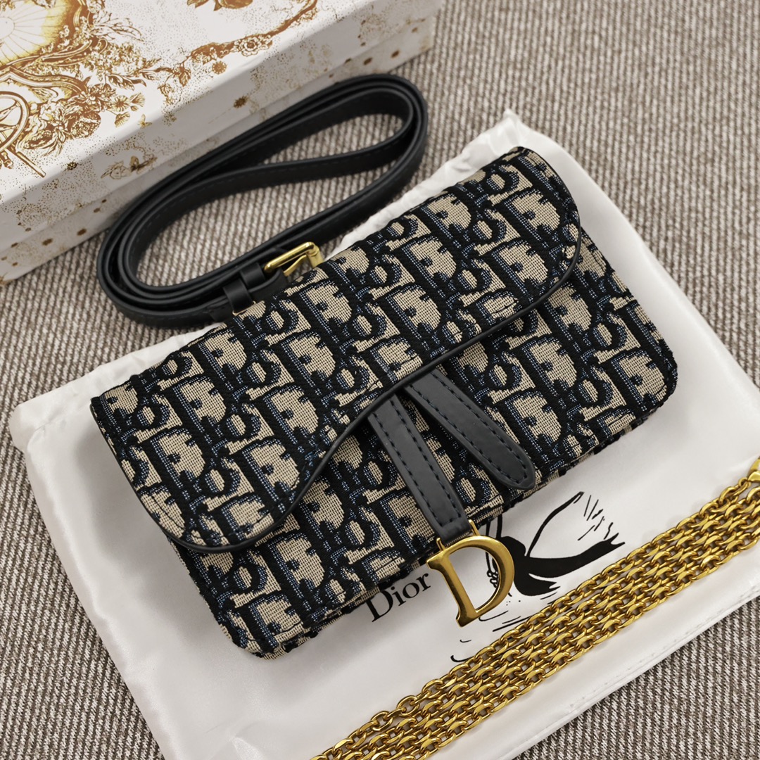 迪奥多功能手袋/高品质两条带子 解锁超多背法