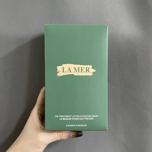 La Mer The Treatment Lotion Hydrating Mask - 6 Masks for Intense Hydration 1 La Mer The Treatment Lotion Hydrating Mask - 6 Masks for Intense Hydration
