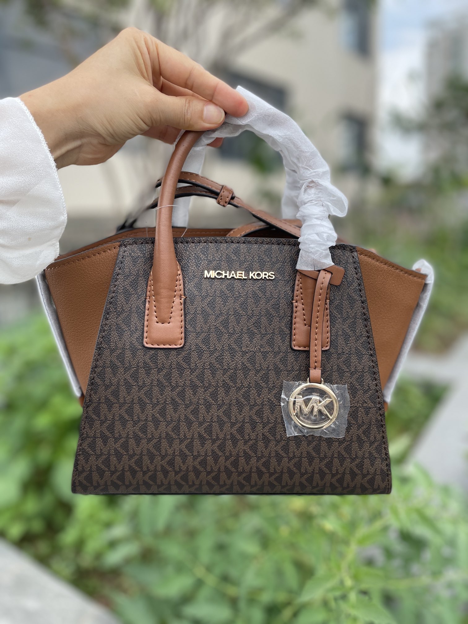 Michael Kors 新款小号饺子包，pV啡拼椋
