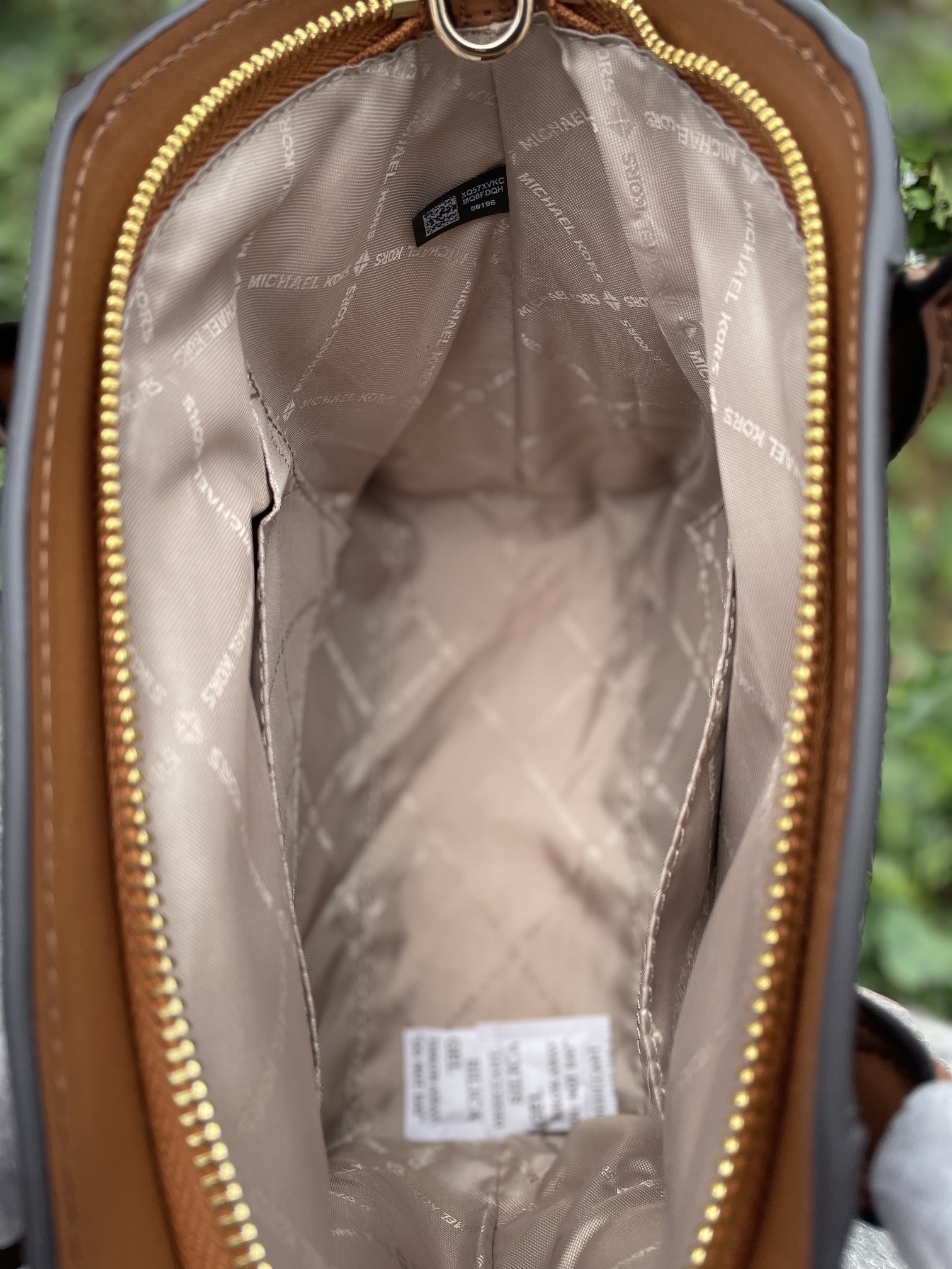 Michael Kors 新款小号饺子包，棕色