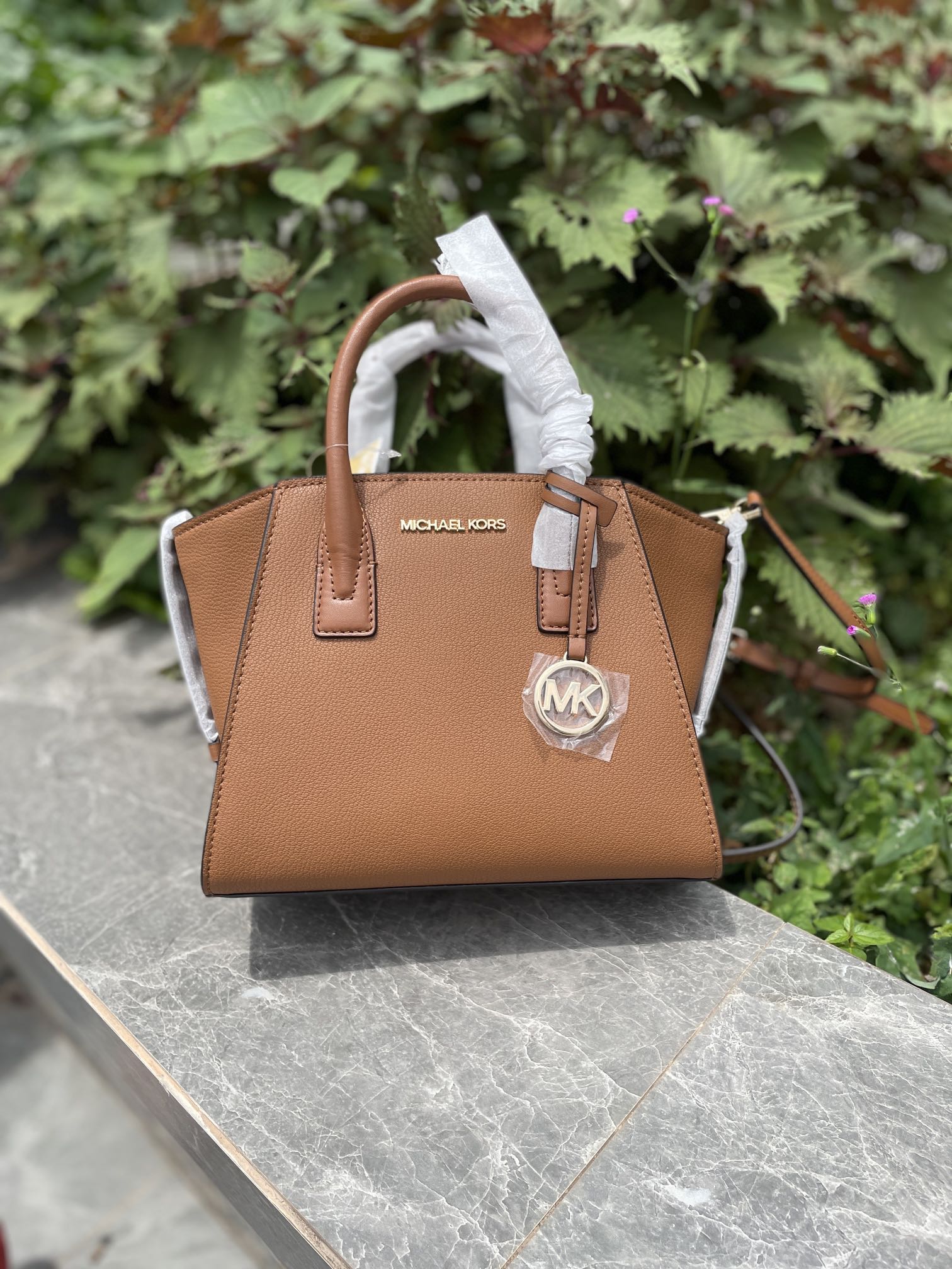 Michael Kors 新款小号饺子包，棕色