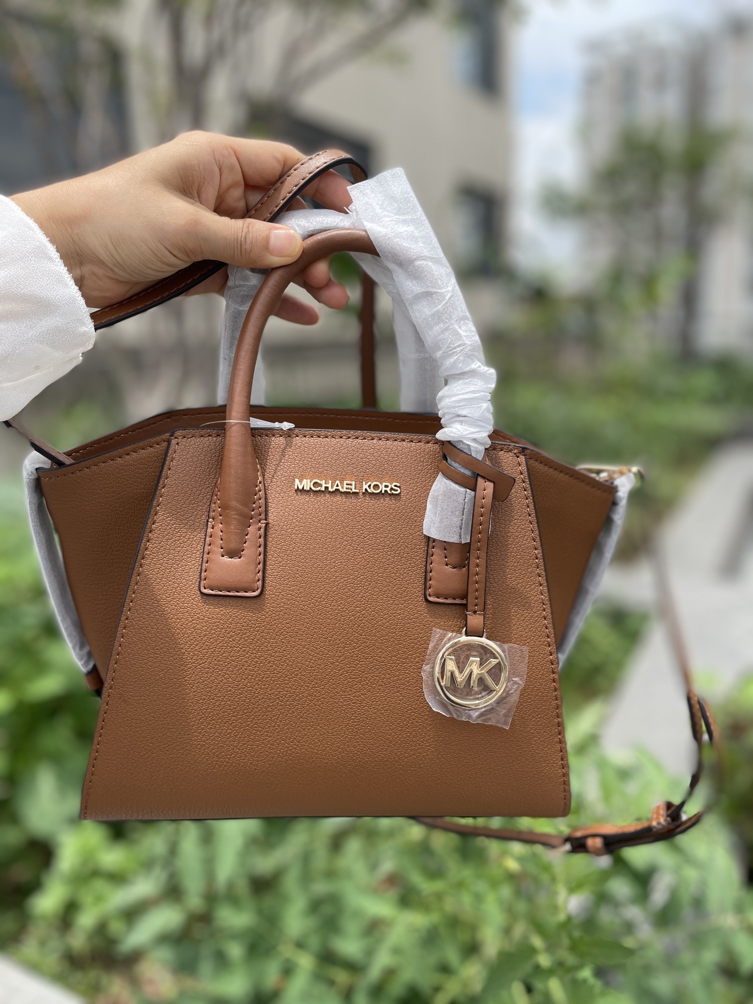 Michael Kors 新款小号饺子包，棕色