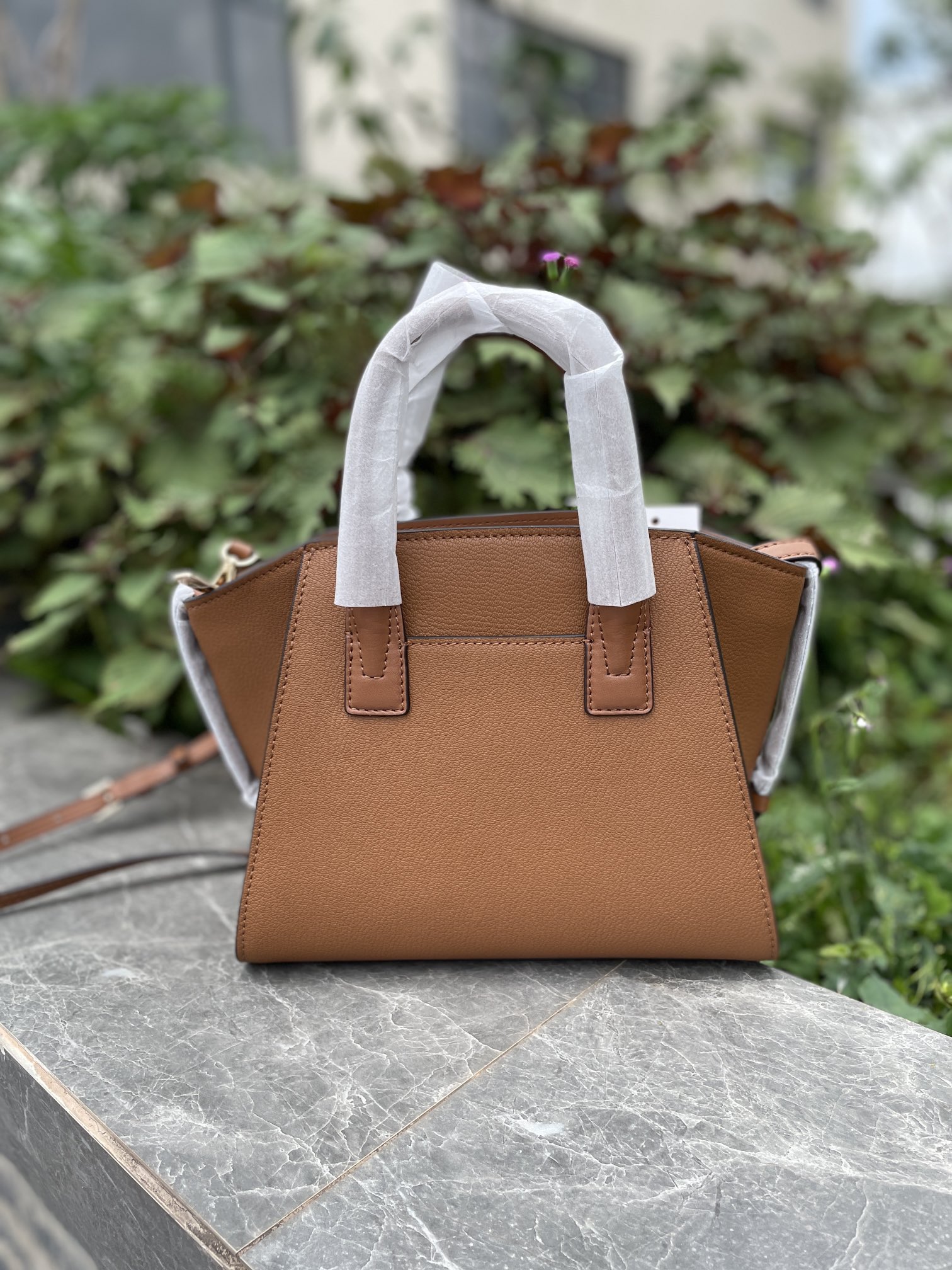 Michael Kors 新款小号饺子包，棕色