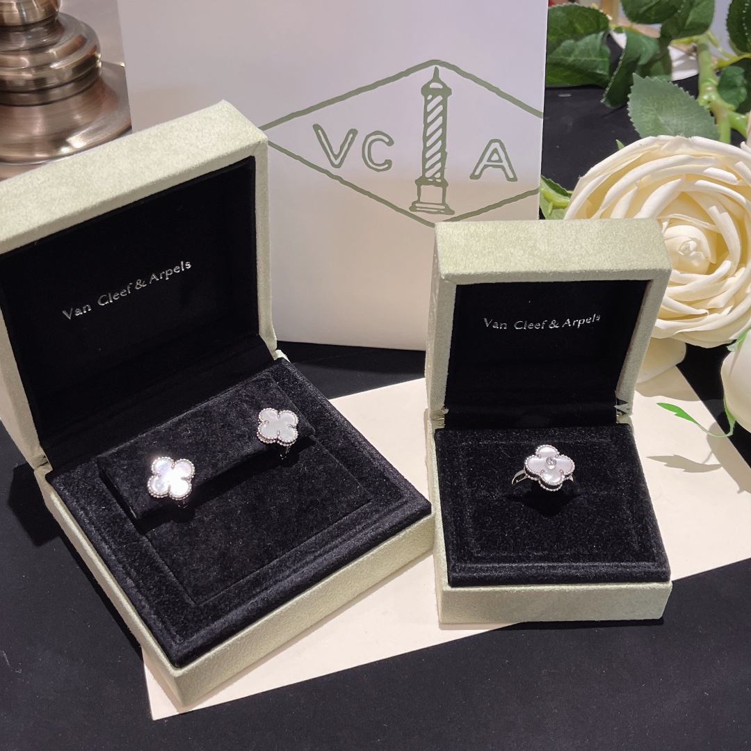 VCA Ring