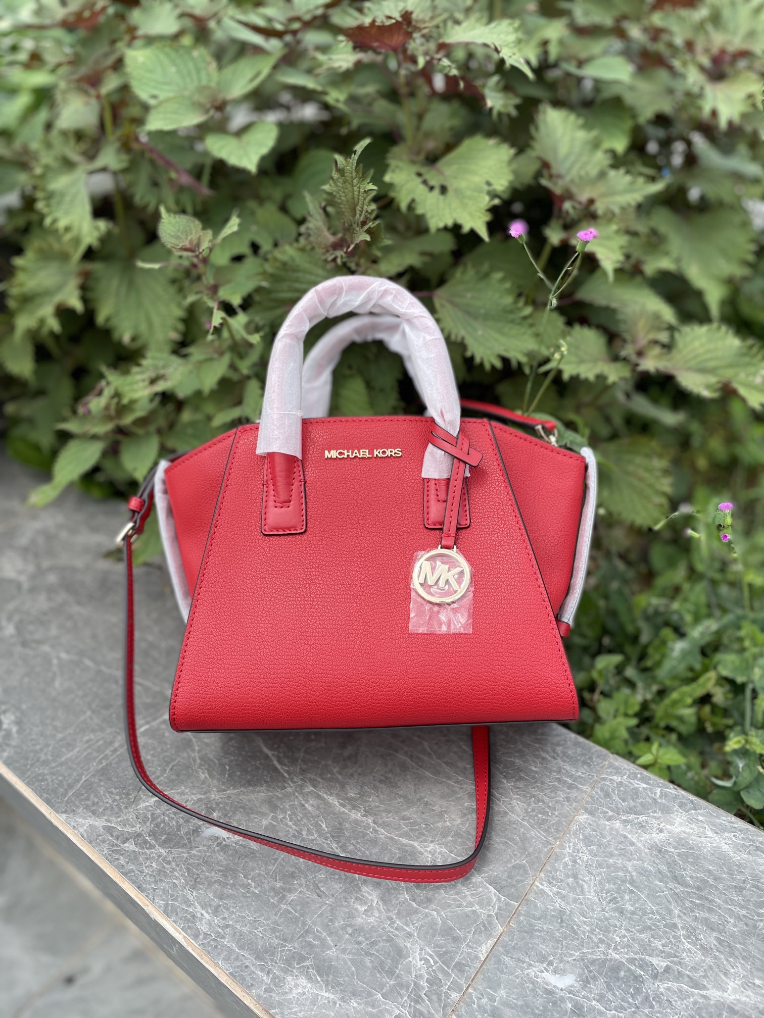 Michael Kors 新款小号饺子包，红色