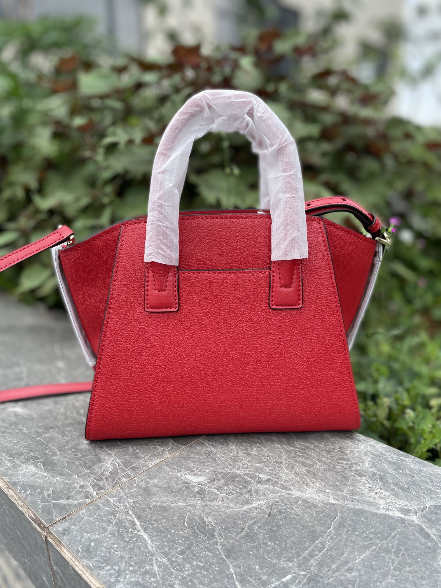 Michael Kors 新款小号饺子包，红色