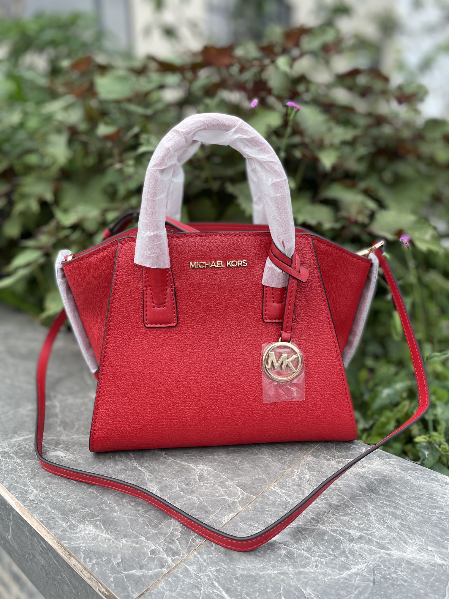 Michael Kors 新款小号饺子包，红色