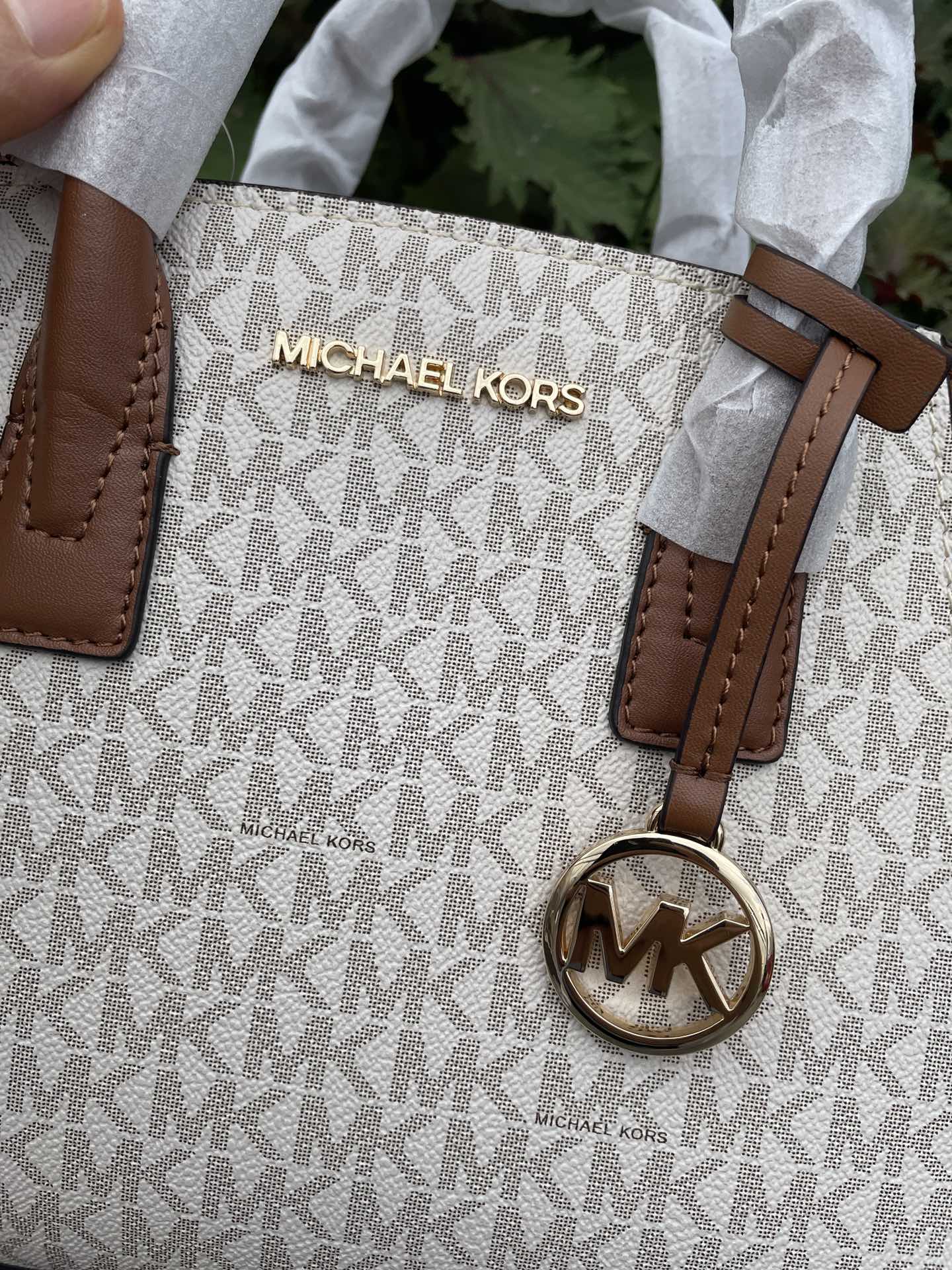 Michael Kors 新款小号饺子包，pV白拼棕