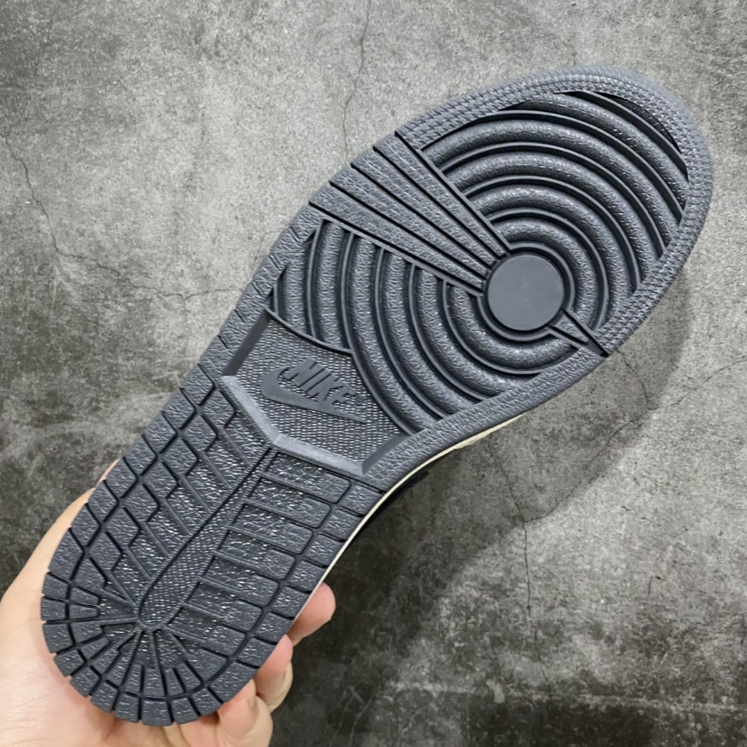 图片[9]-GC(dt)纯原 Air Jordan AJ1 Low 低帮 黑灰绸缎 DV1762-001 市面唯一纯原级别 完美零毛边处理 原厂内置全掌气垫 价格定位良心 几十个配色陆续出 平台专用代工流水线出品 一眼公司既视感 拿到手的一瞬间就与众不同 碾压市面所有版本 认准细节 全部原鞋开发 每一个配色都会采购原鞋确认细节 打破市面看图做货无好货之说 细节精确 所有配色原数据档案开发！ 尺码：40 40.5 41 42 42.5 43 44 44.5 45 46-选品中心